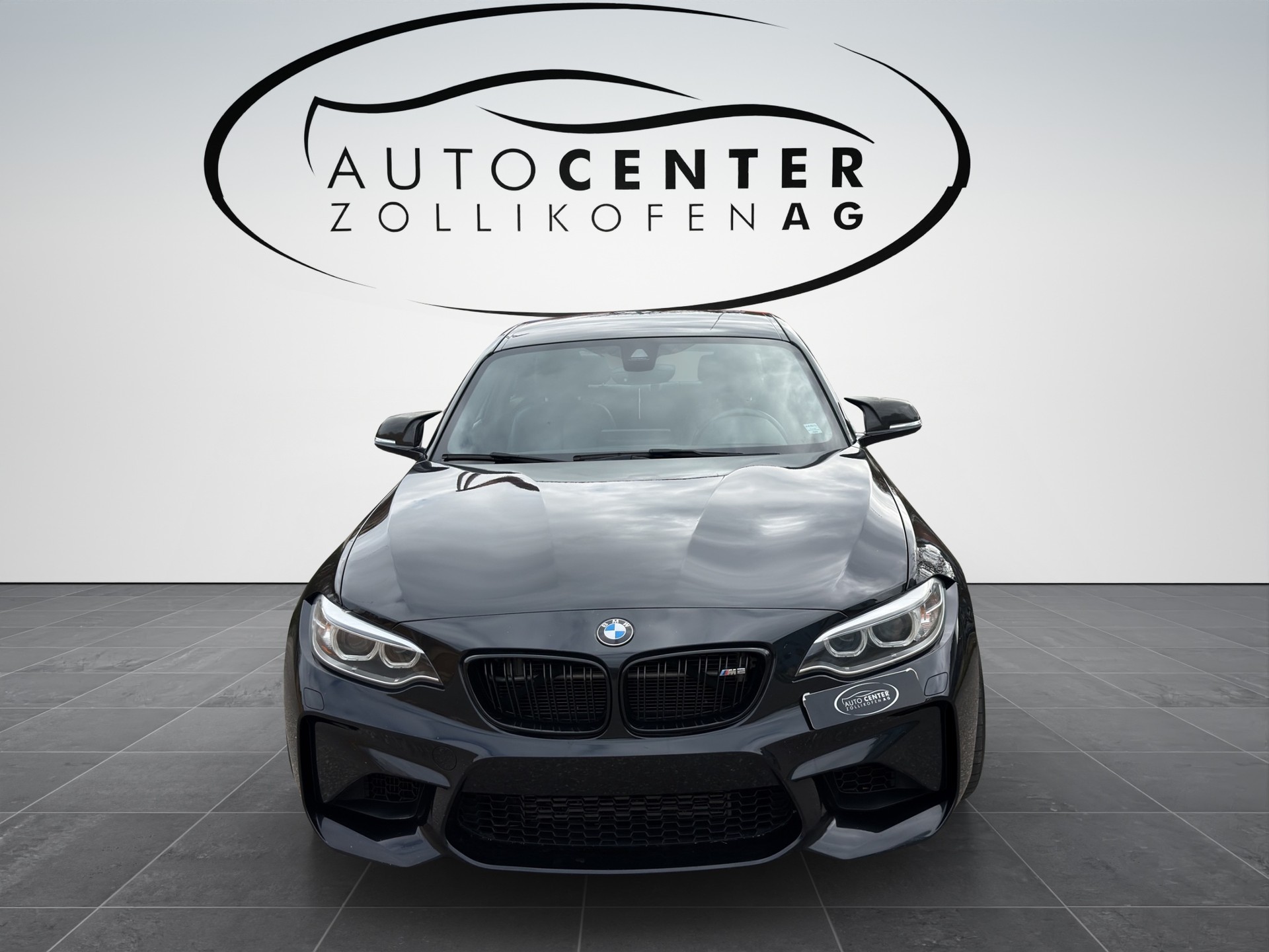 BMW M2 Drivelogic-showroom-element-1