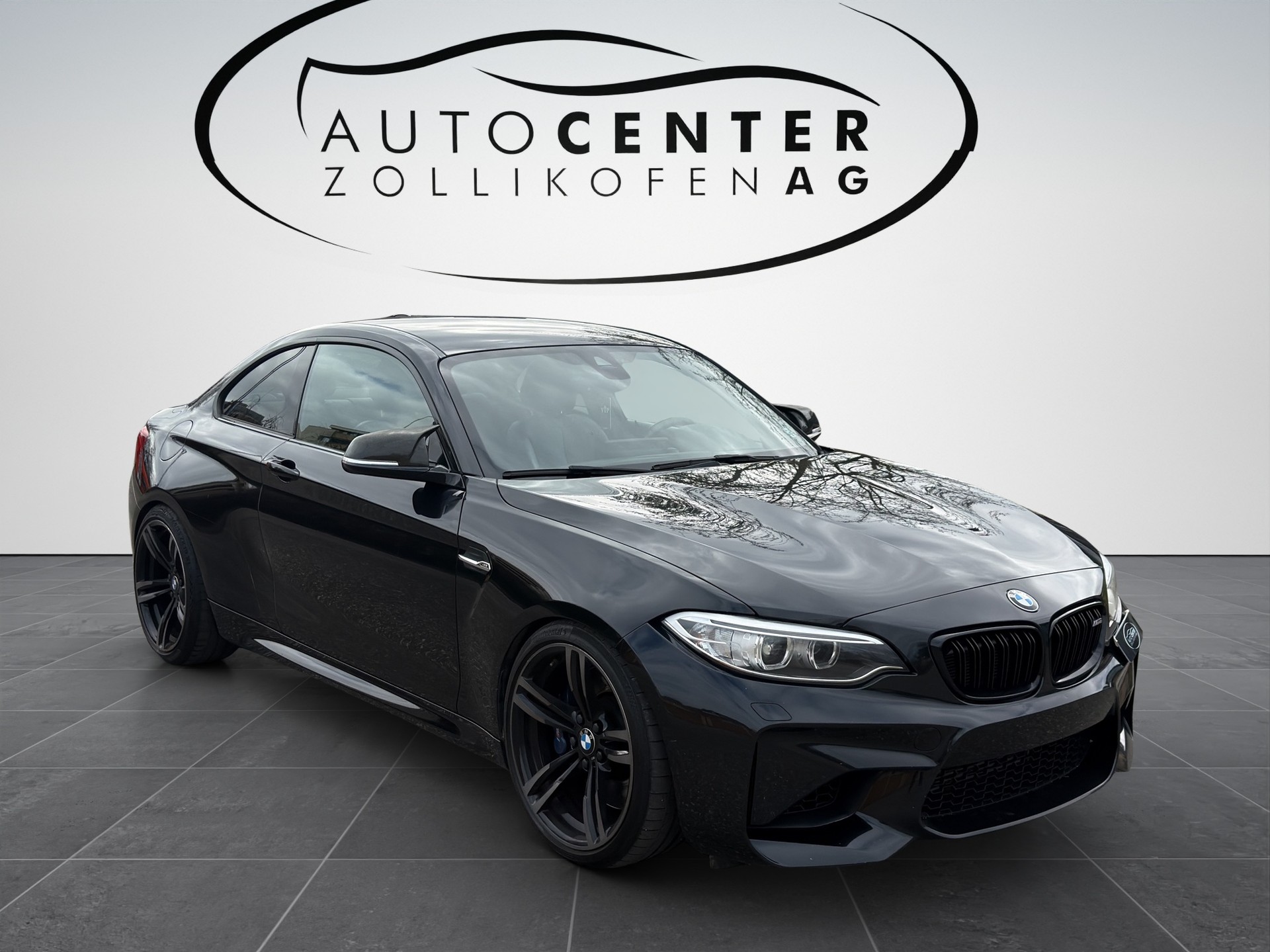 BMW M2 Drivelogic-showroom-element-2
