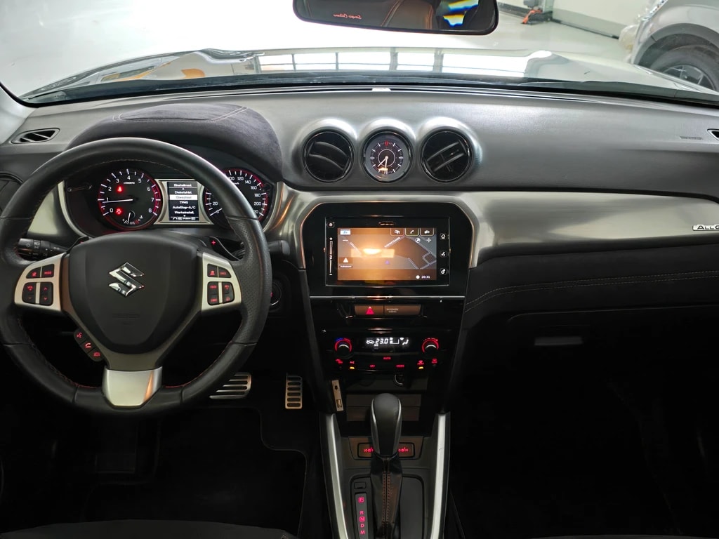 SUZUKI Vitara 1.4 Boosterjet Sergio Cellano Top Automatic-image-13