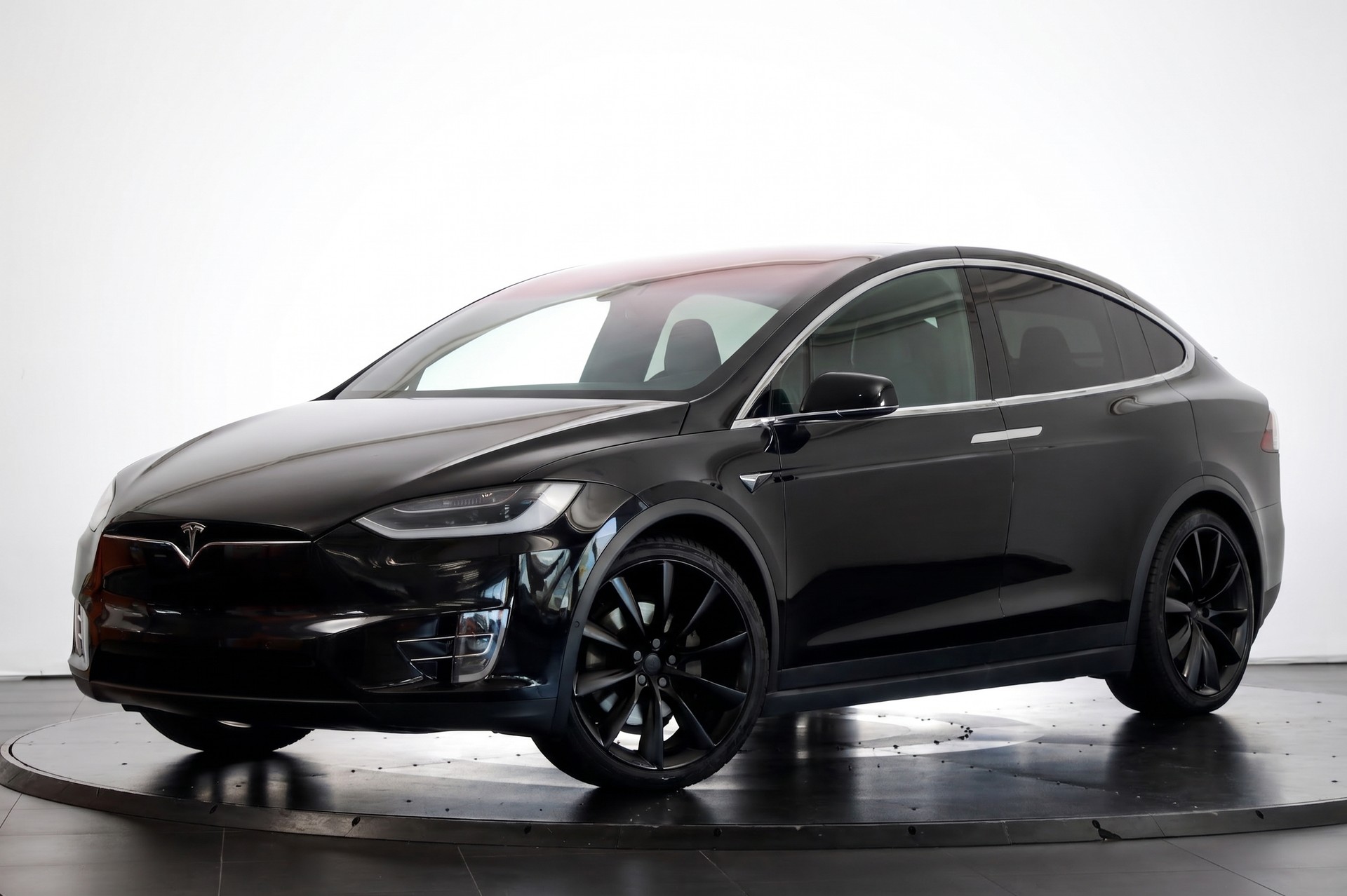 TESLA Model X 100 D-showroom-element-3