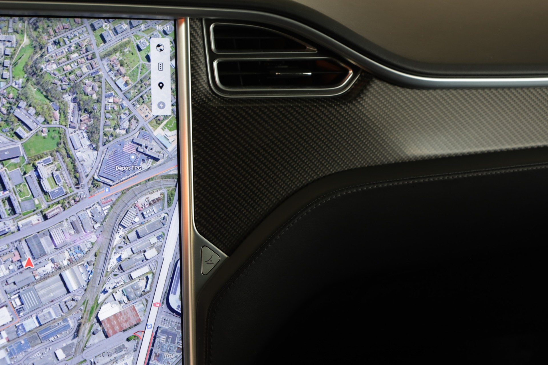 TESLA Model X 100 D-image-11