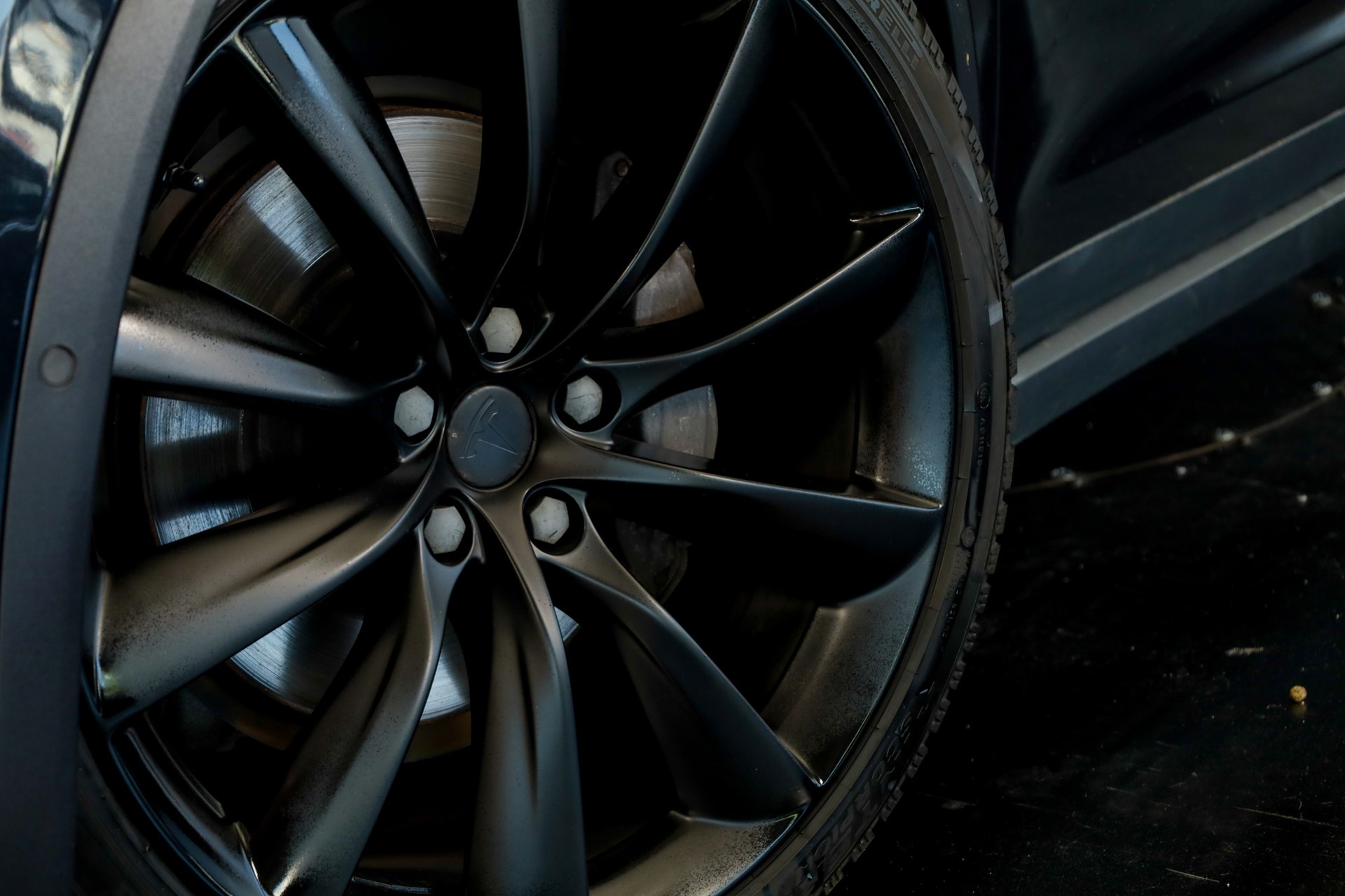 TESLA Model X 100 D-image-17