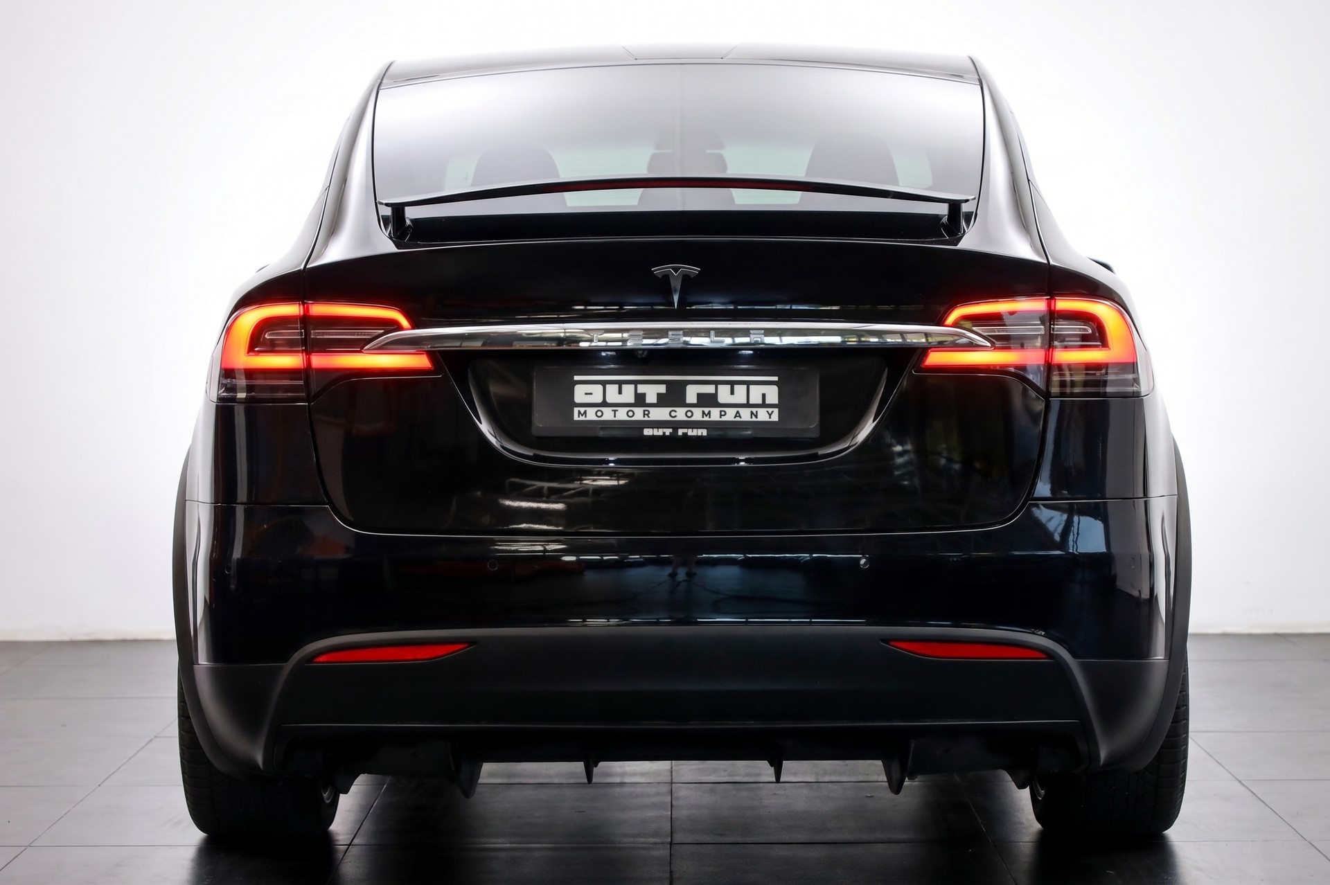 TESLA Model X 100 D-showroom-element-2