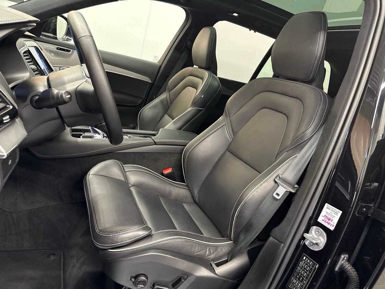 VOLVO XC90 B5 Diesel Mild Hybrid AWD Ultimate Bright Geartronic-showroom-element-3