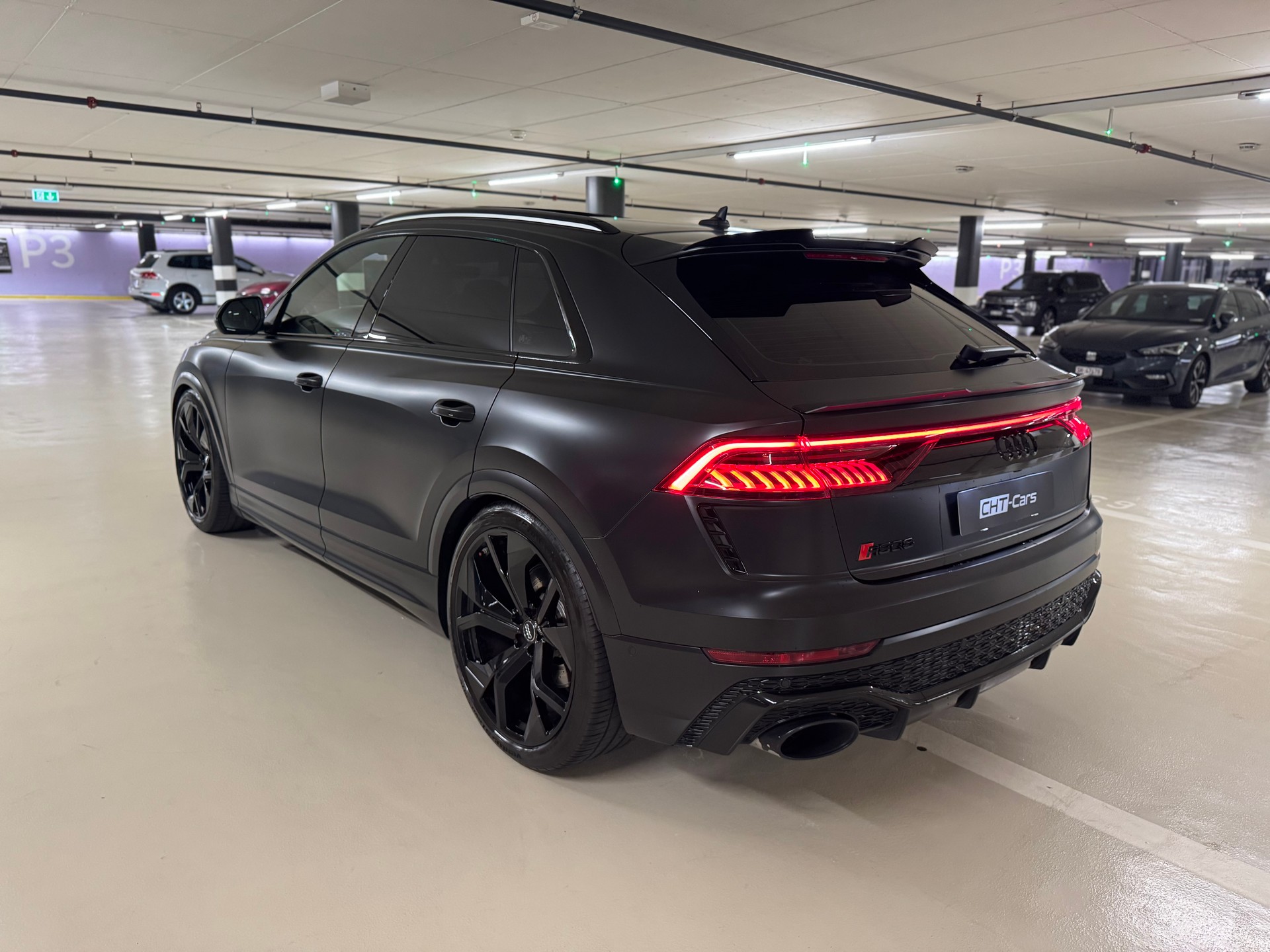 AUDI RSQ8 quattro tiptronic-showroom-element-2