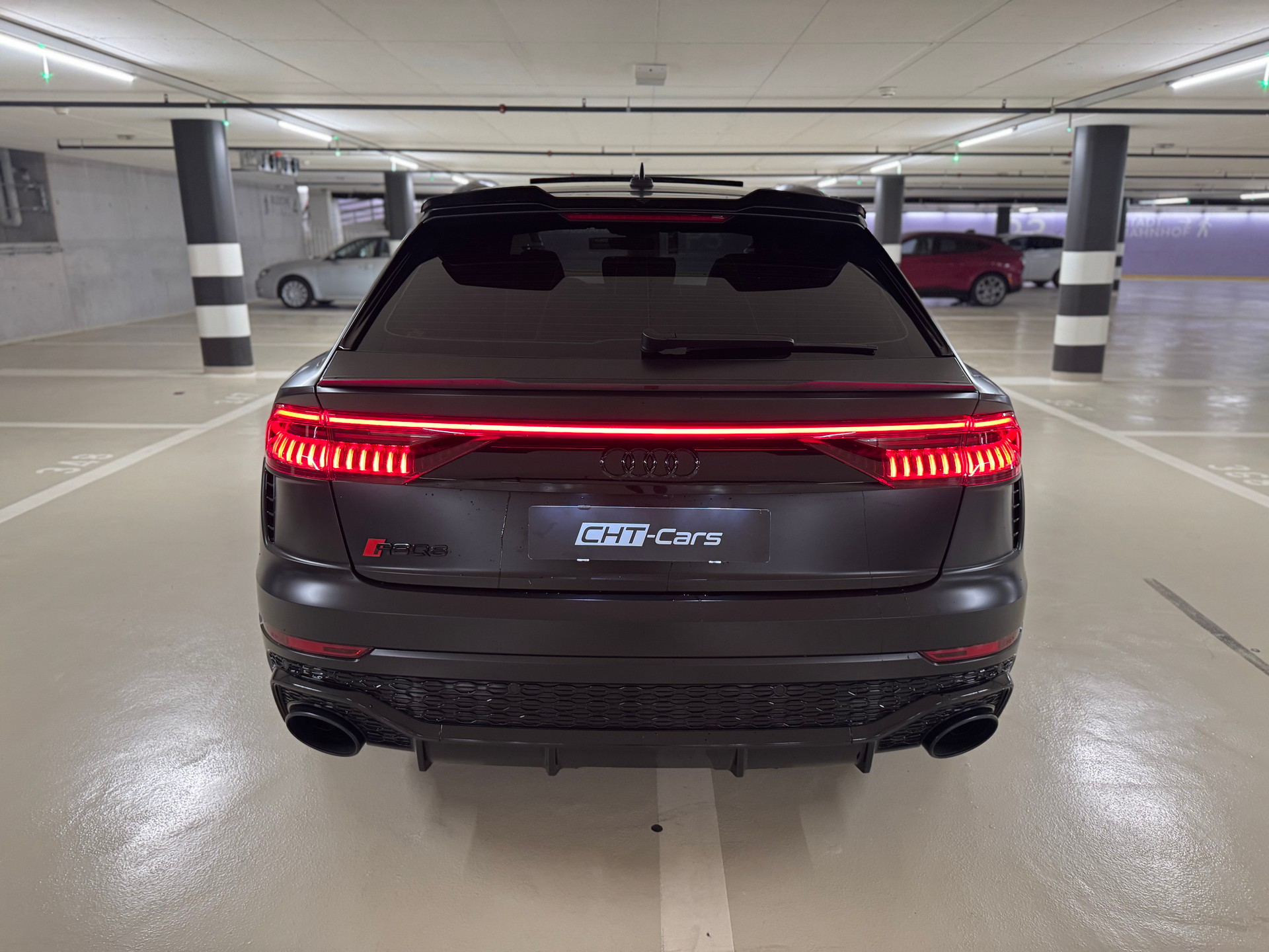 AUDI RSQ8 quattro tiptronic-showroom-element-3