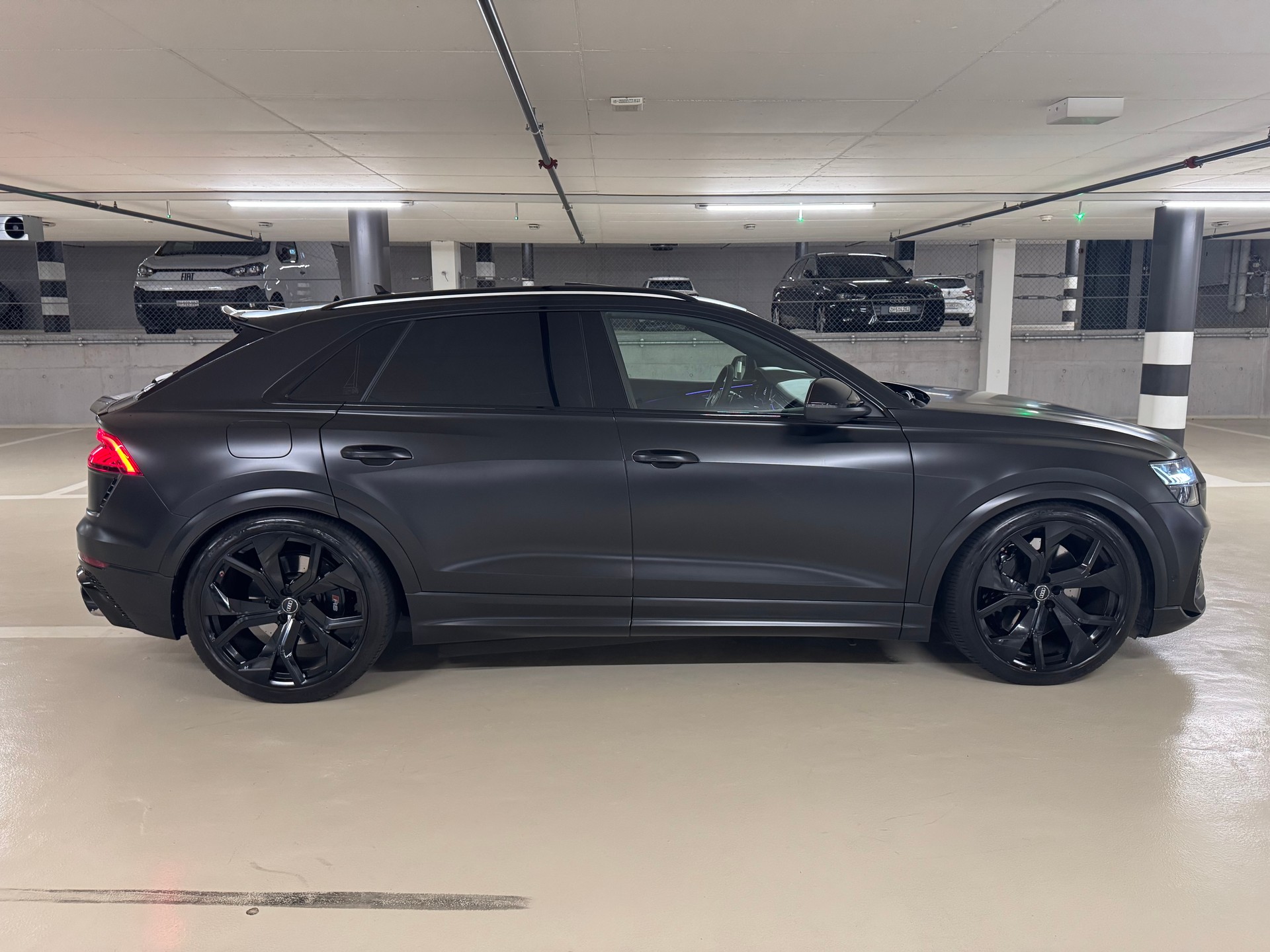 AUDI RSQ8 quattro tiptronic-image-5
