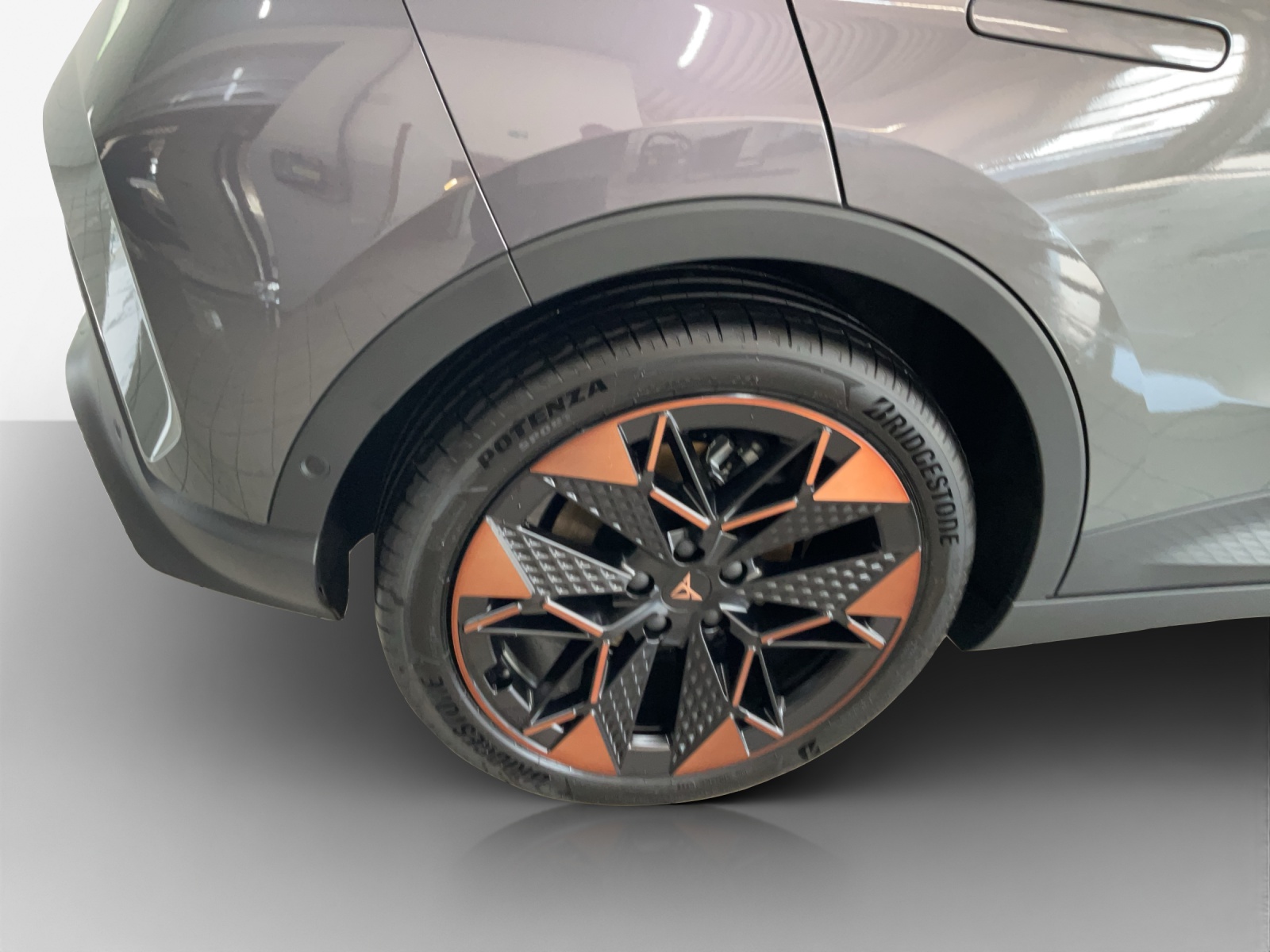 CUPRA Raval 52 kWh Dynamic+ Launch Edition-image-13