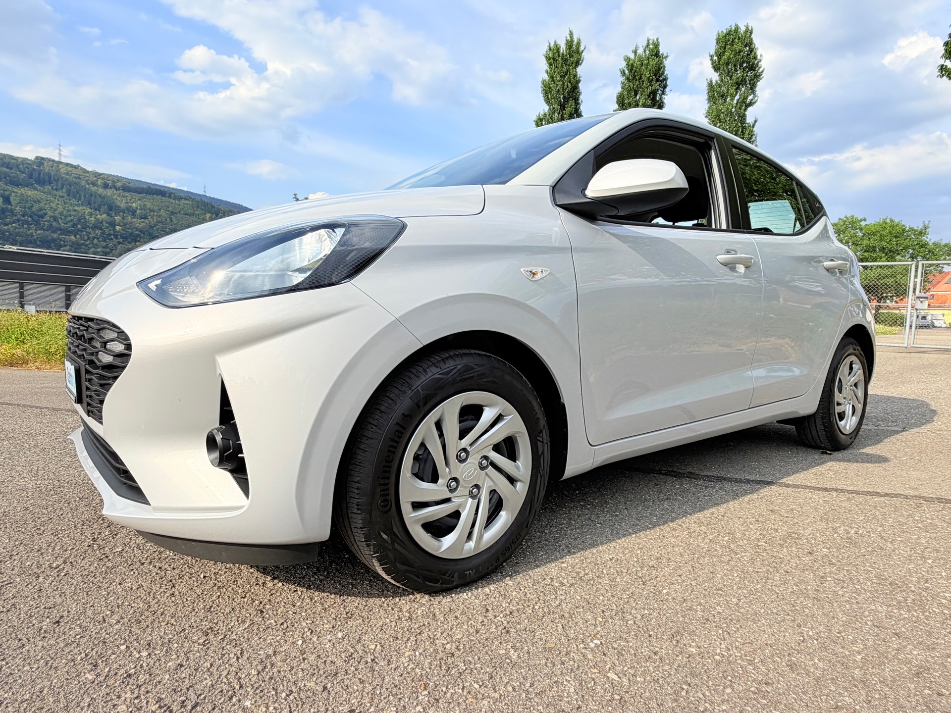 HYUNDAI NEU: i10 1.0 "ORIGO" AUTOMAT NUR 260 KM !! CH WAGEN MIT VOLLGARANTIE 5 JAHRE !! SONDERFARBE NEU !!-image-11