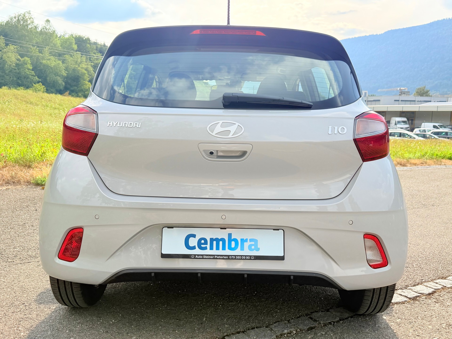 HYUNDAI NEU: i10 1.0 "ORIGO" AUTOMAT NUR 260 KM !! CH WAGEN MIT VOLLGARANTIE 5 JAHRE !! SONDERFARBE NEU !!-image-10
