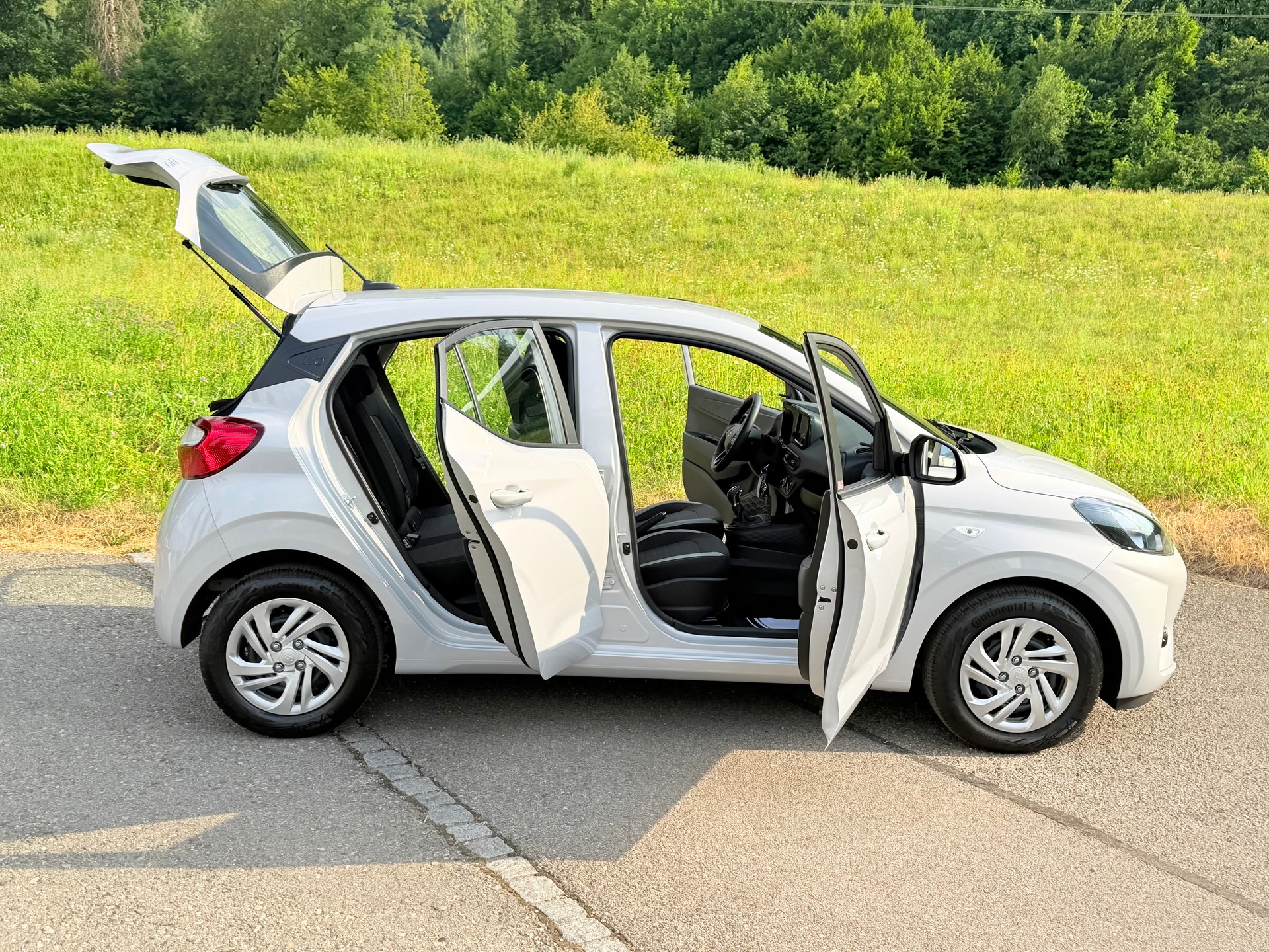 HYUNDAI NEU: i10 1.0 "ORIGO" AUTOMAT NUR 260 KM !! CH WAGEN MIT VOLLGARANTIE 5 JAHRE !! SONDERFARBE NEU !!-image-21