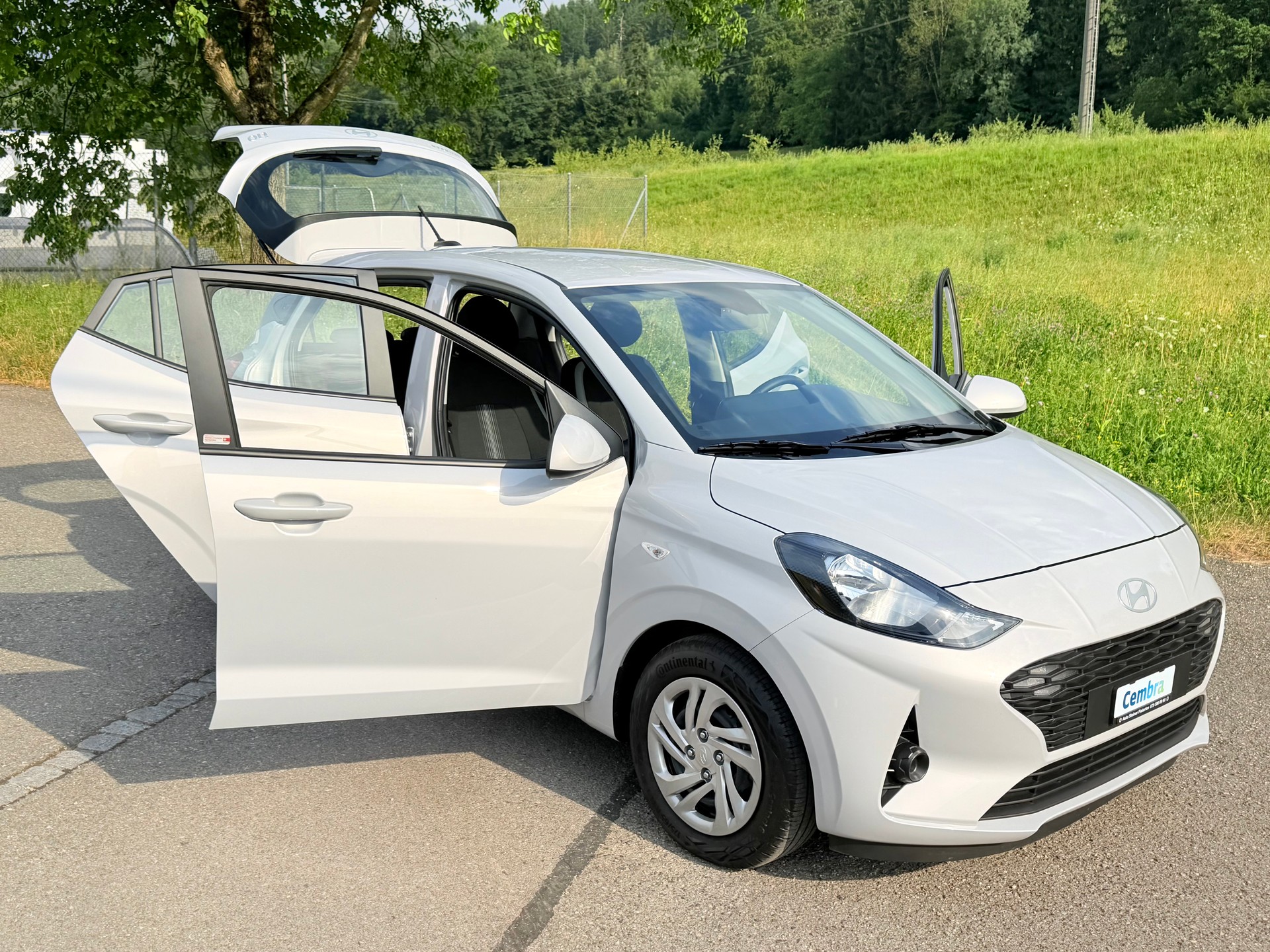 HYUNDAI NEU: i10 1.0 "ORIGO" AUTOMAT NUR 260 KM !! CH WAGEN MIT VOLLGARANTIE 5 JAHRE !! SONDERFARBE NEU !!-showroom-element-1