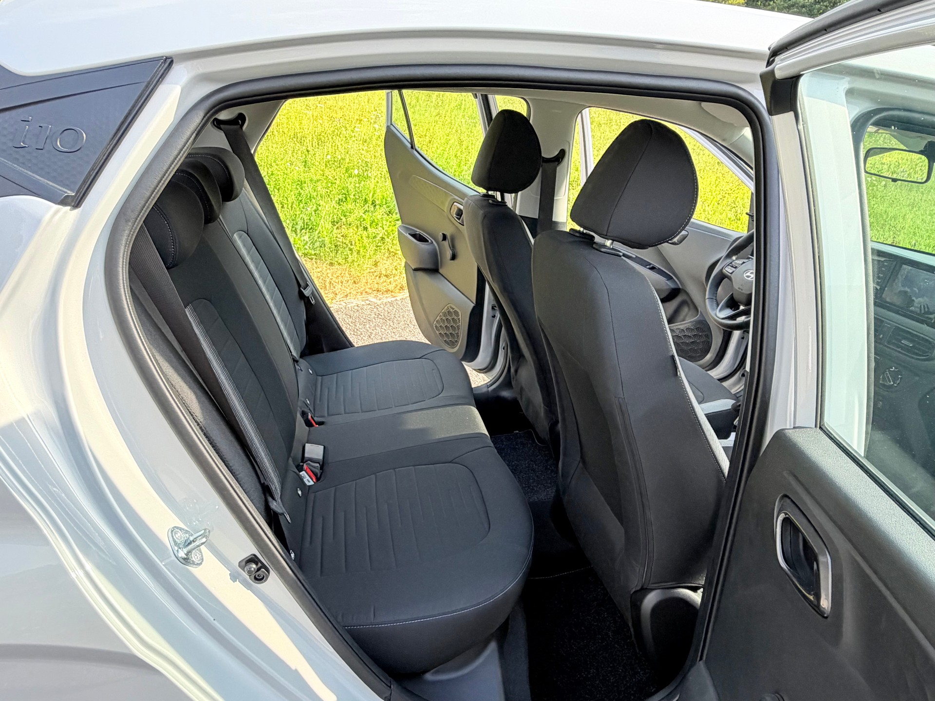 HYUNDAI NEU: i10 1.0 "ORIGO" AUTOMAT NUR 260 KM !! CH WAGEN MIT VOLLGARANTIE 5 JAHRE !! SONDERFARBE NEU !!-image-12