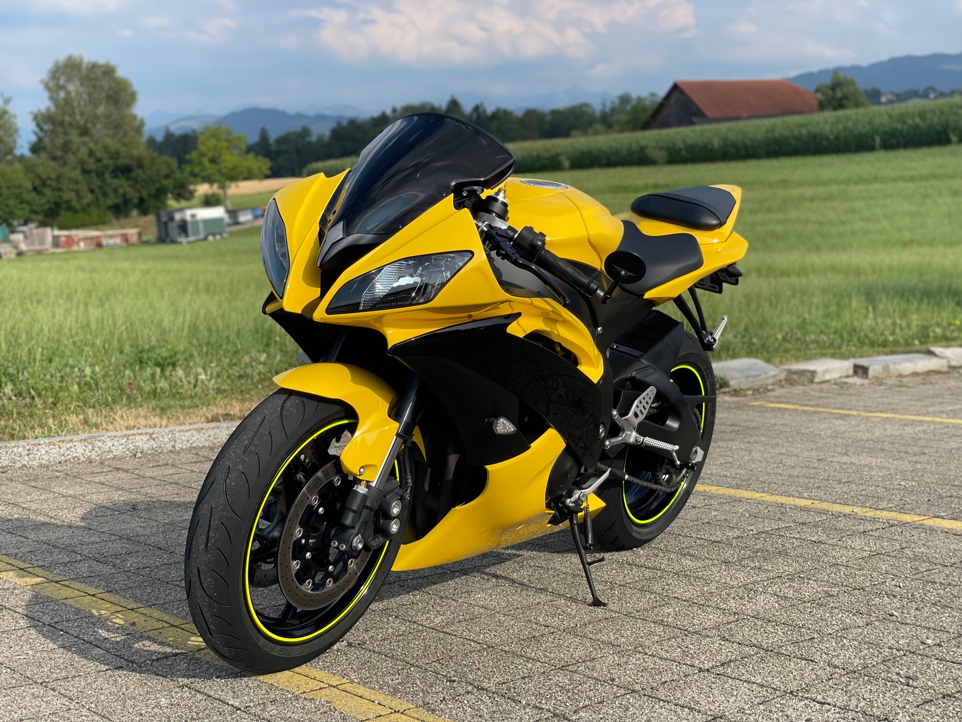 YAMAHA YZF-R6-image-0