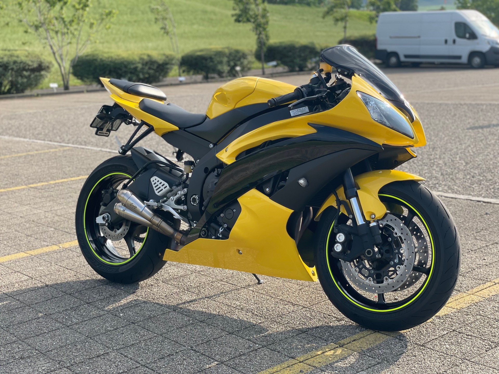YAMAHA YZF-R6-image-6