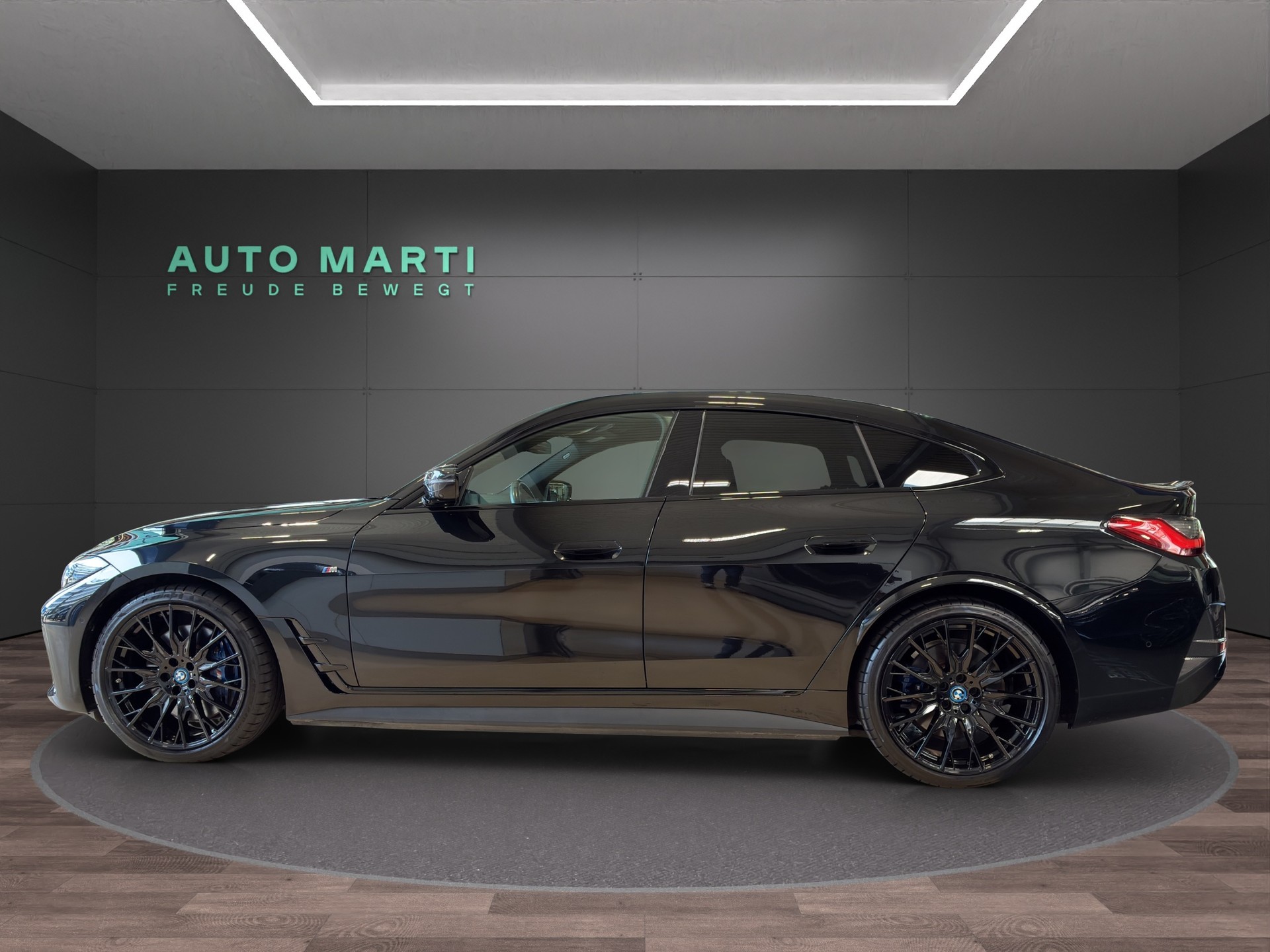 BMW i4 M50-showroom-element-1