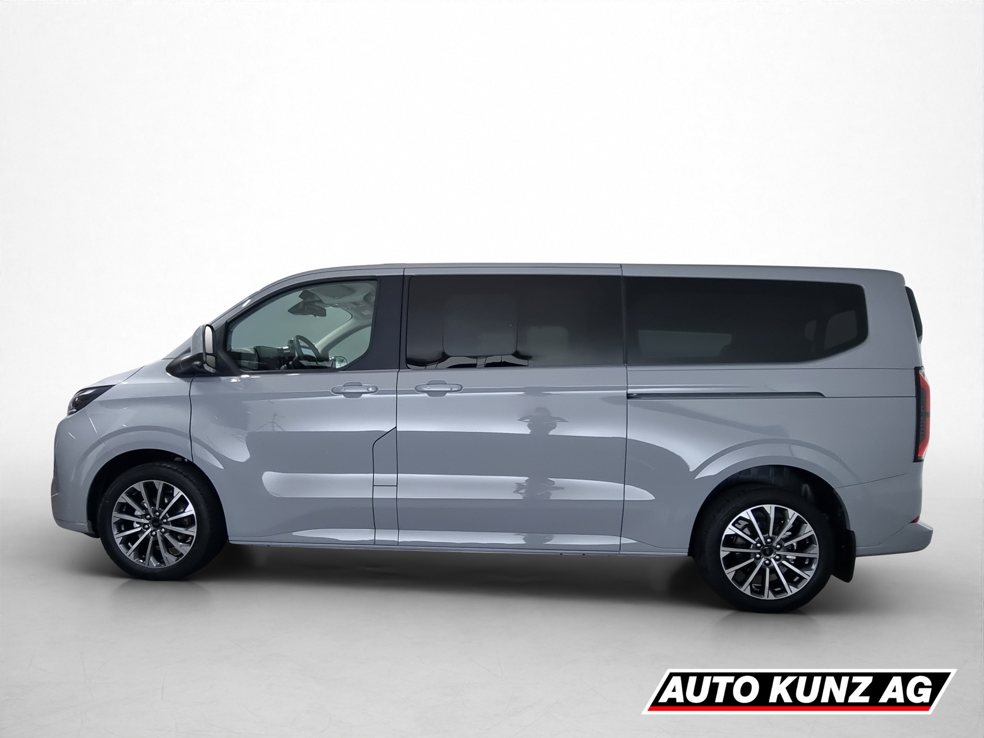 FORD Tourneo Custom Titanium X L2H1 8-Plätzer-showroom-element-2