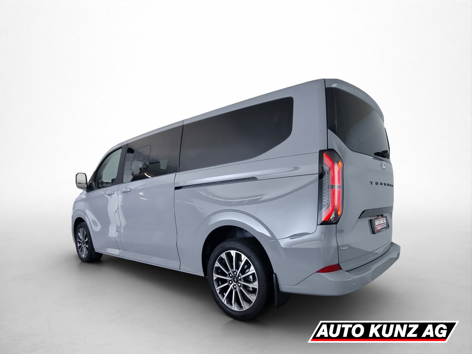 FORD Tourneo Custom Titanium X L2H1 8-Plätzer-showroom-element-3