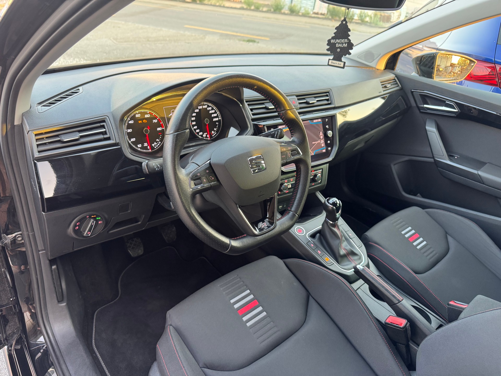 SEAT Ibiza 1.5 TSI EVO Swiss FR-image-8