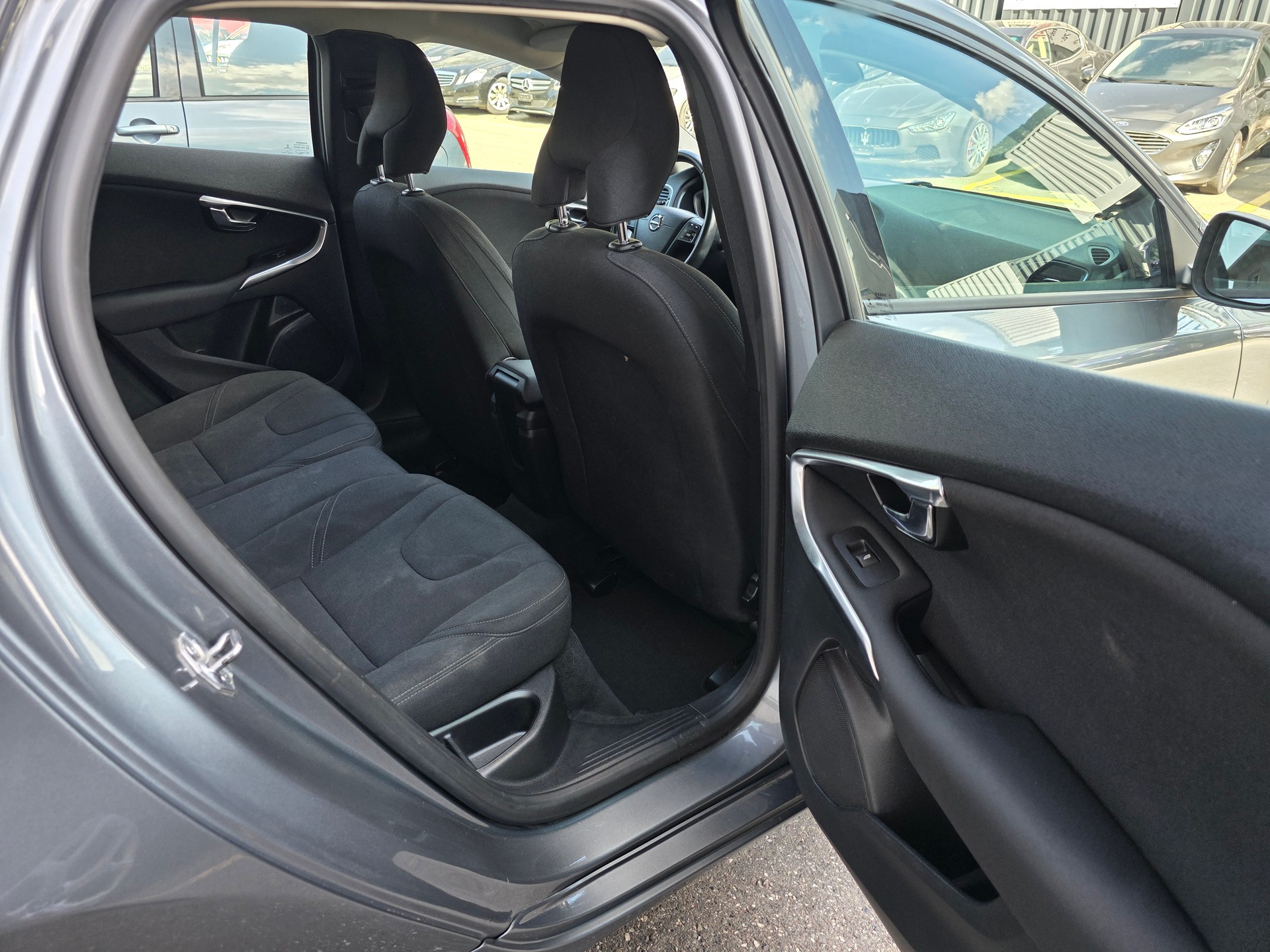 VOLVO V40 T2 Inscription Geartronic-image-11