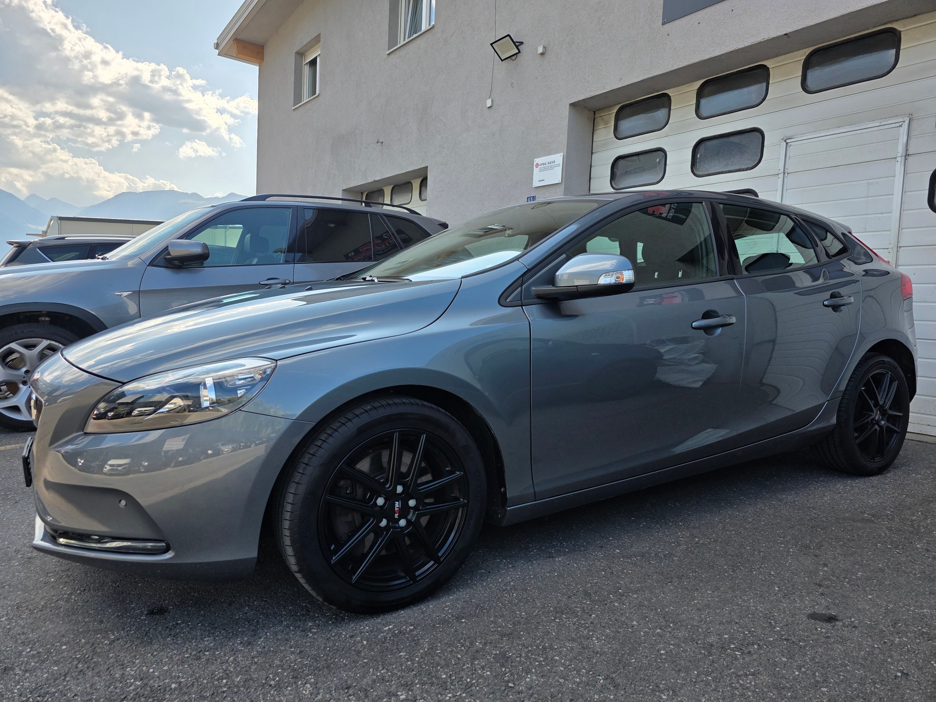 VOLVO V40 T2 Inscription Geartronic