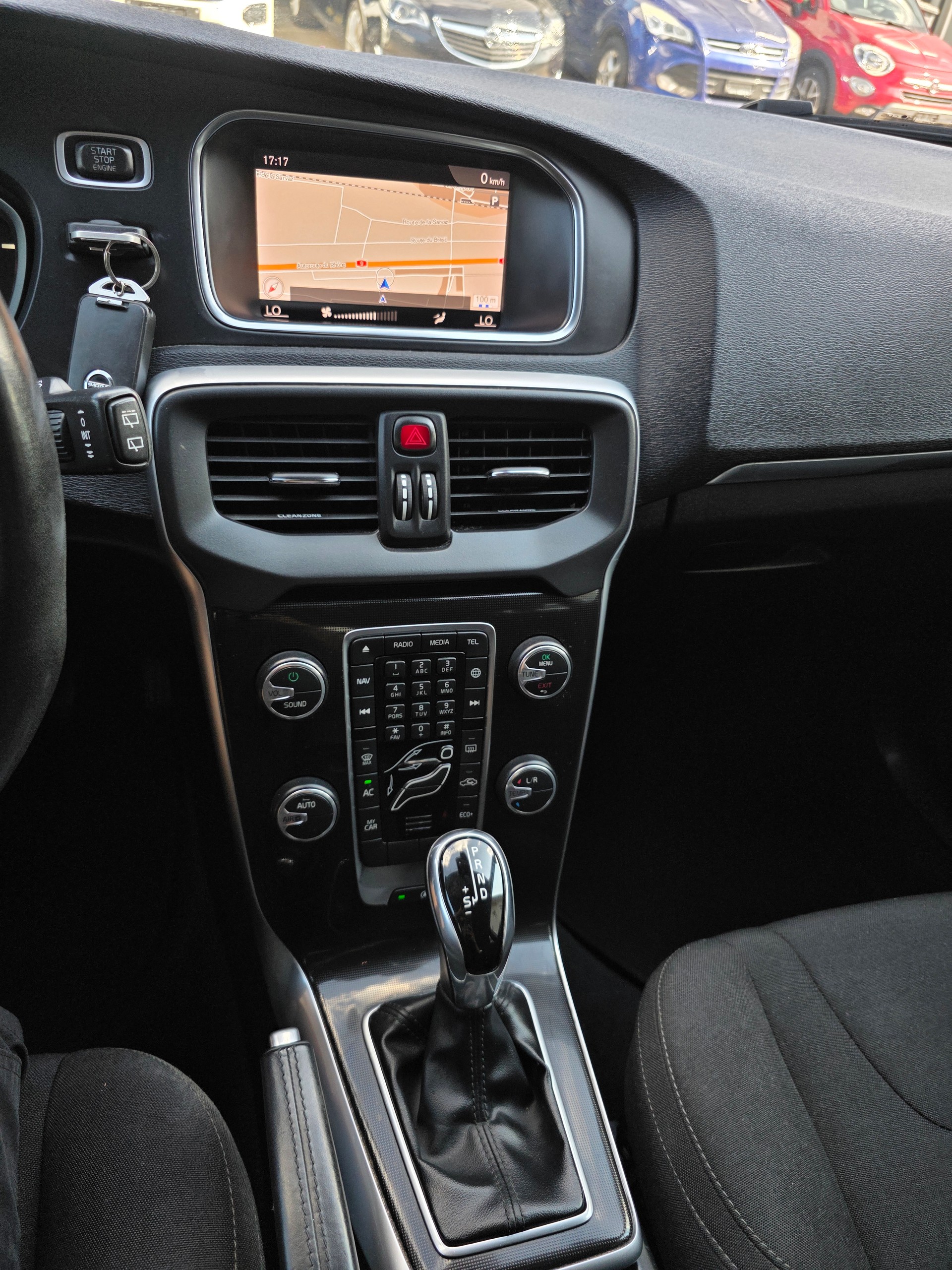 VOLVO V40 T2 Inscription Geartronic-image-8