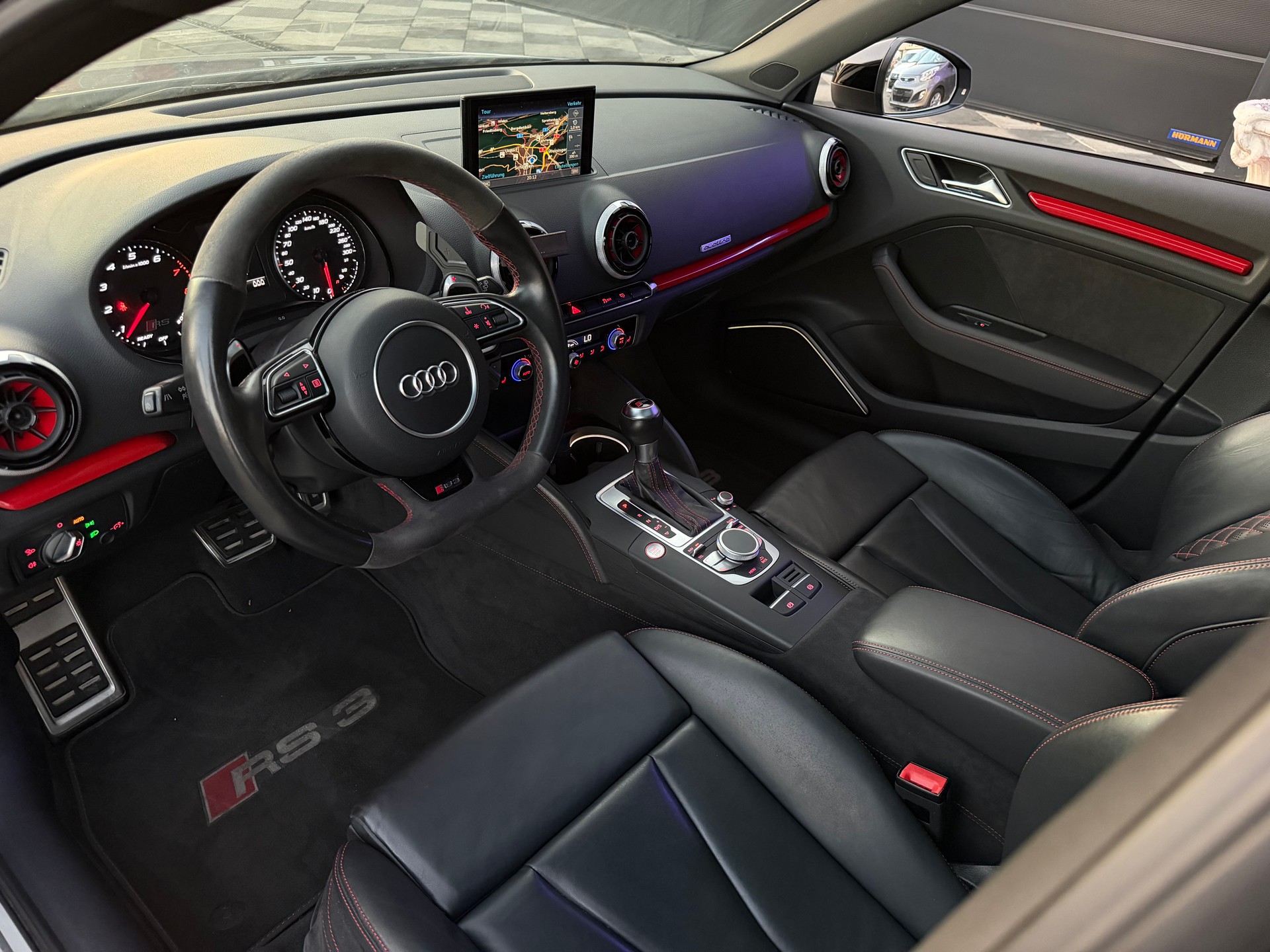 AUDI RS3 2.5 TSI quattro S-tronic-image-14
