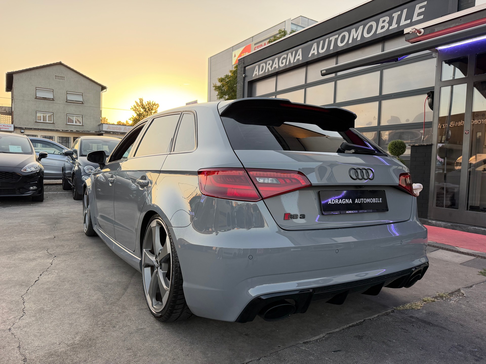 AUDI RS3 2.5 TSI quattro S-tronic-image-8