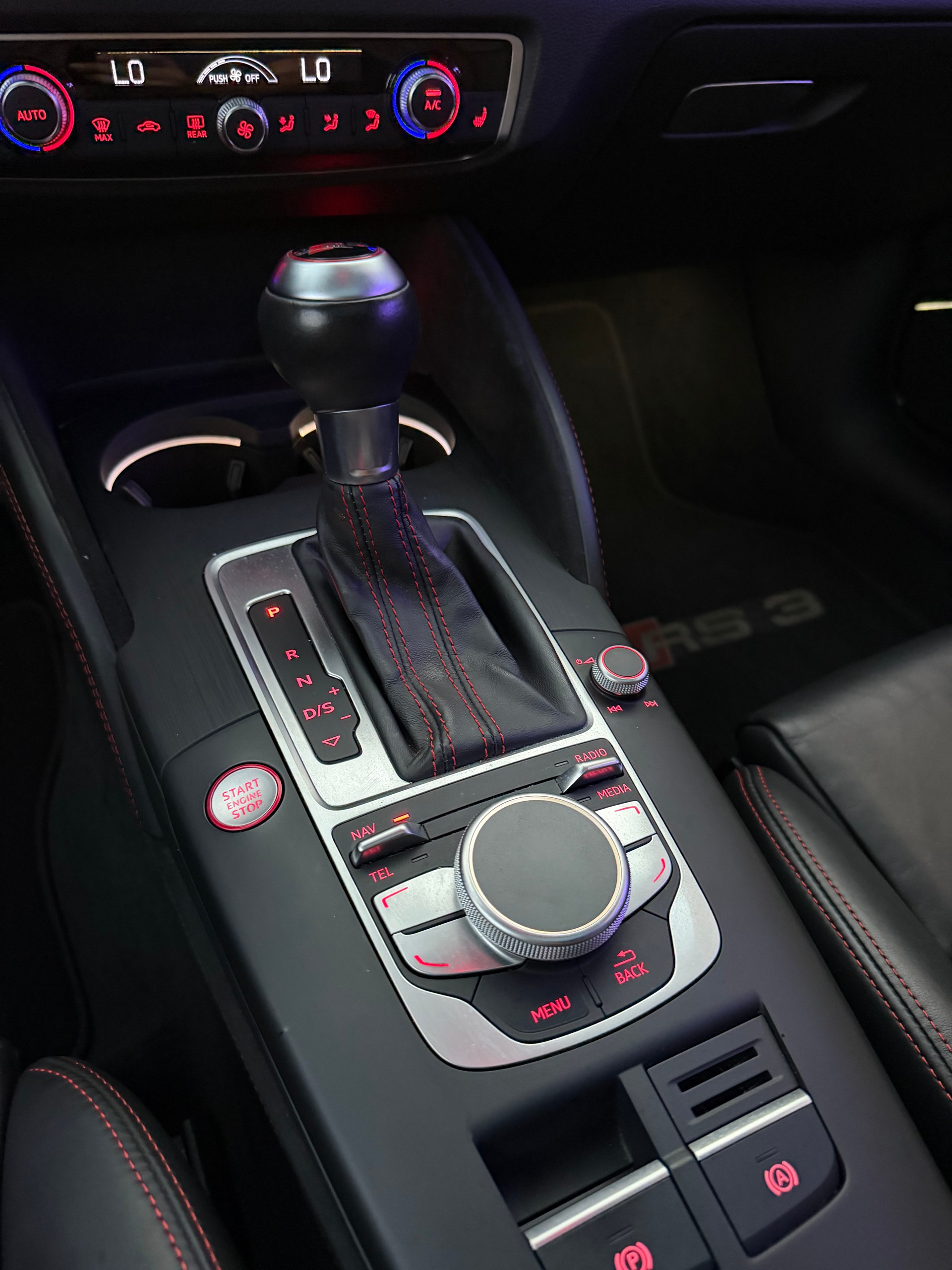 AUDI RS3 2.5 TSI quattro S-tronic-image-19