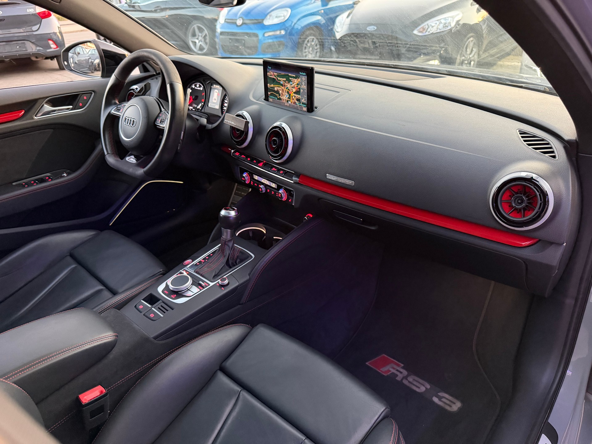 AUDI RS3 2.5 TSI quattro S-tronic-image-21