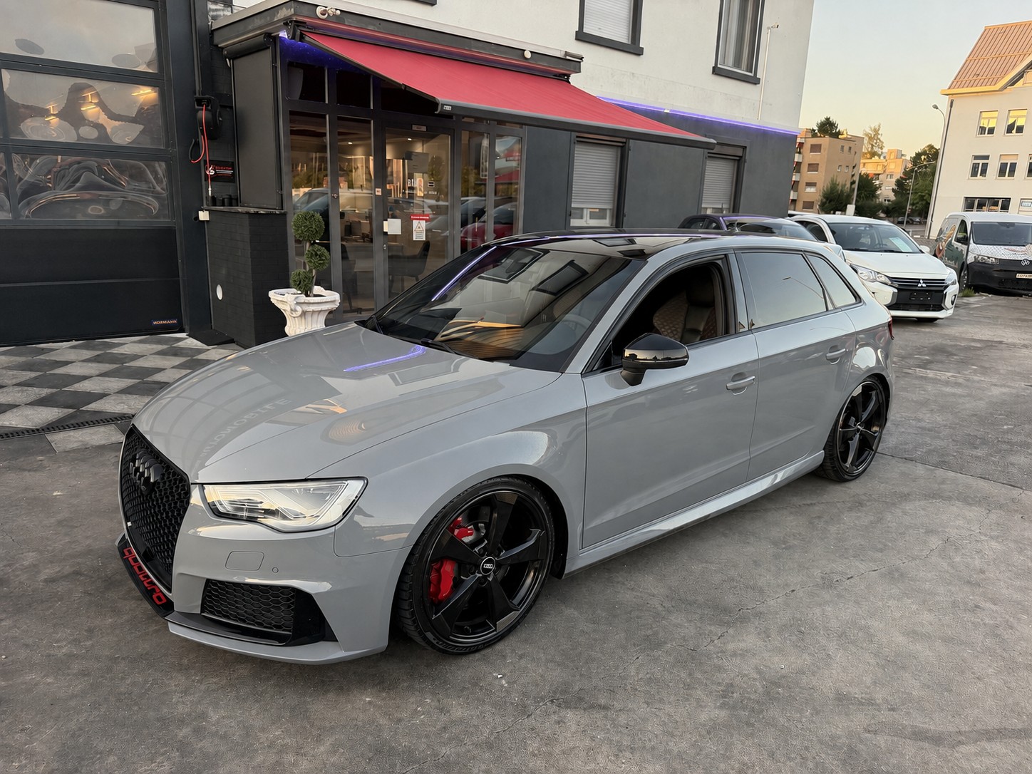 AUDI RS3 2.5 TSI quattro S-tronic-showroom-element-2