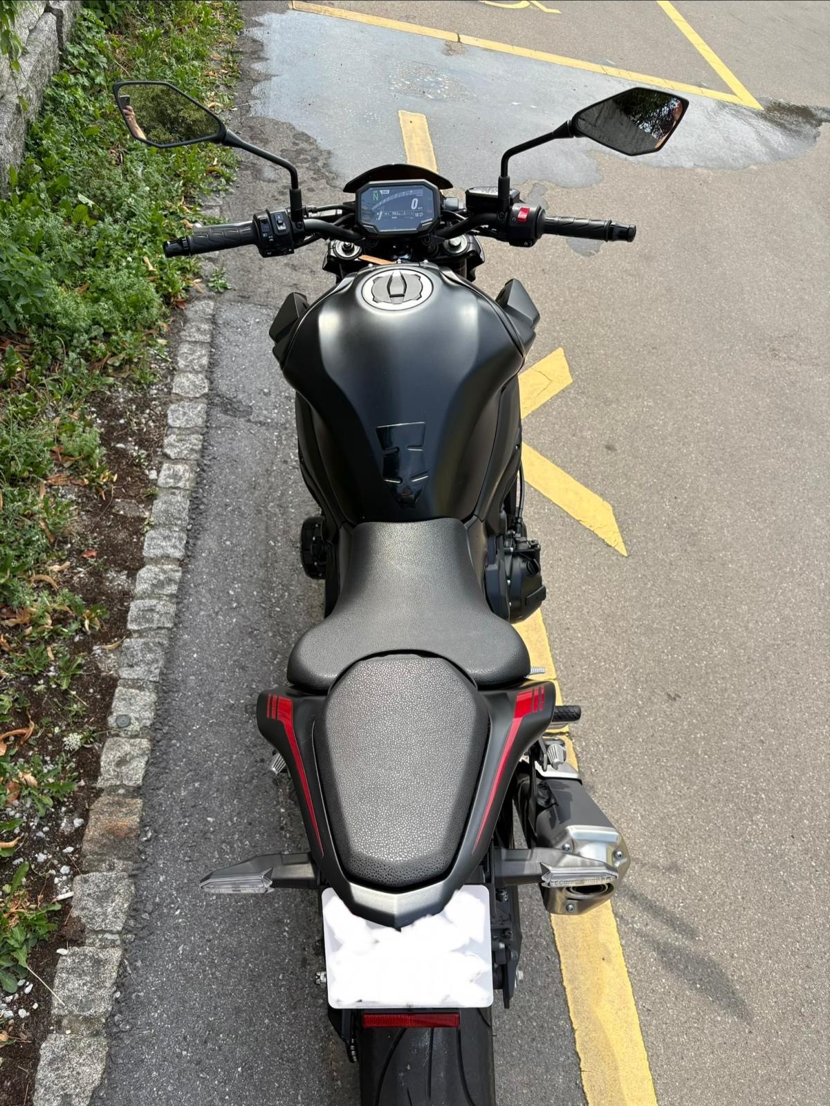 KAWASAKI Z 900-image-5