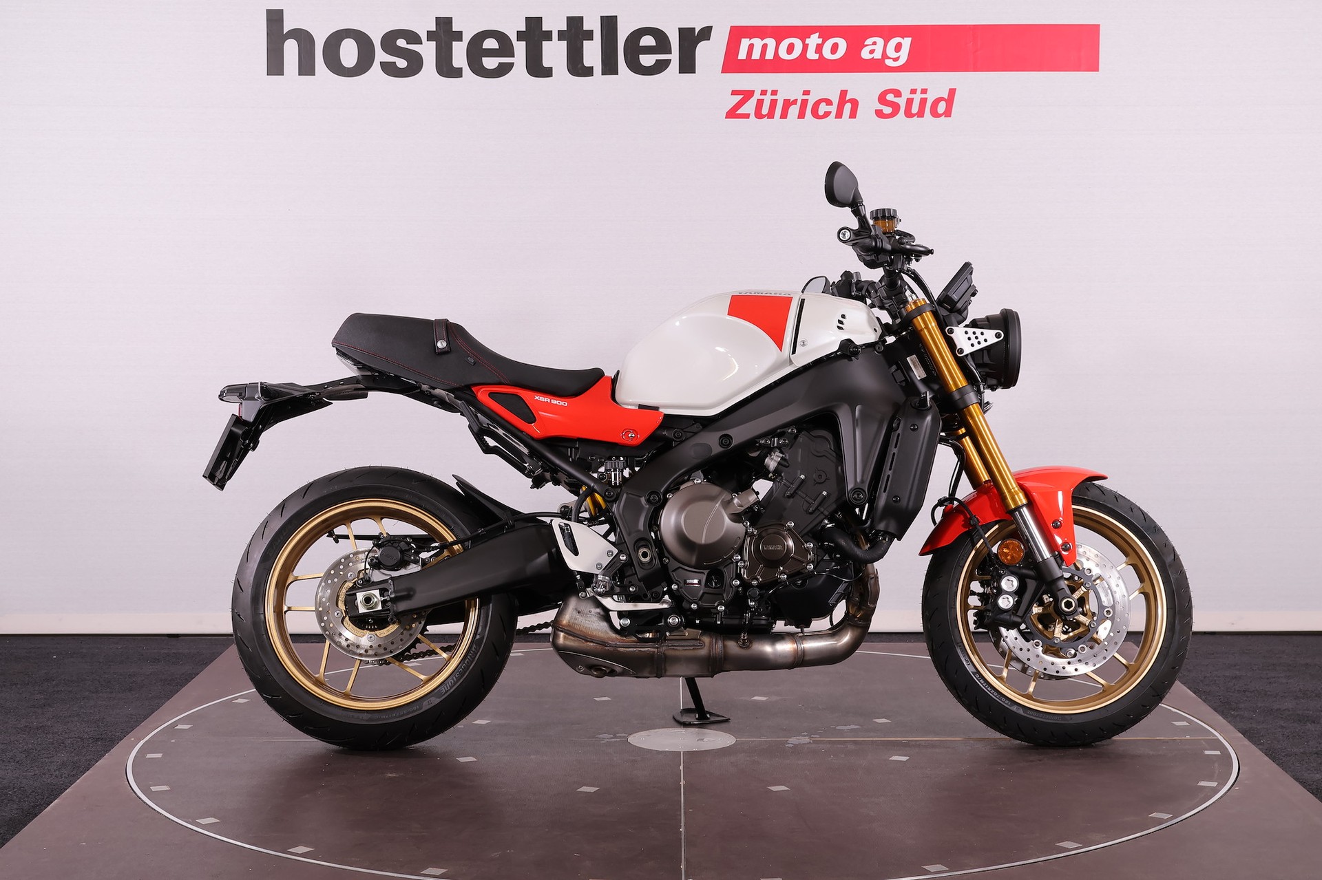 YAMAHA XSR 900-image-2