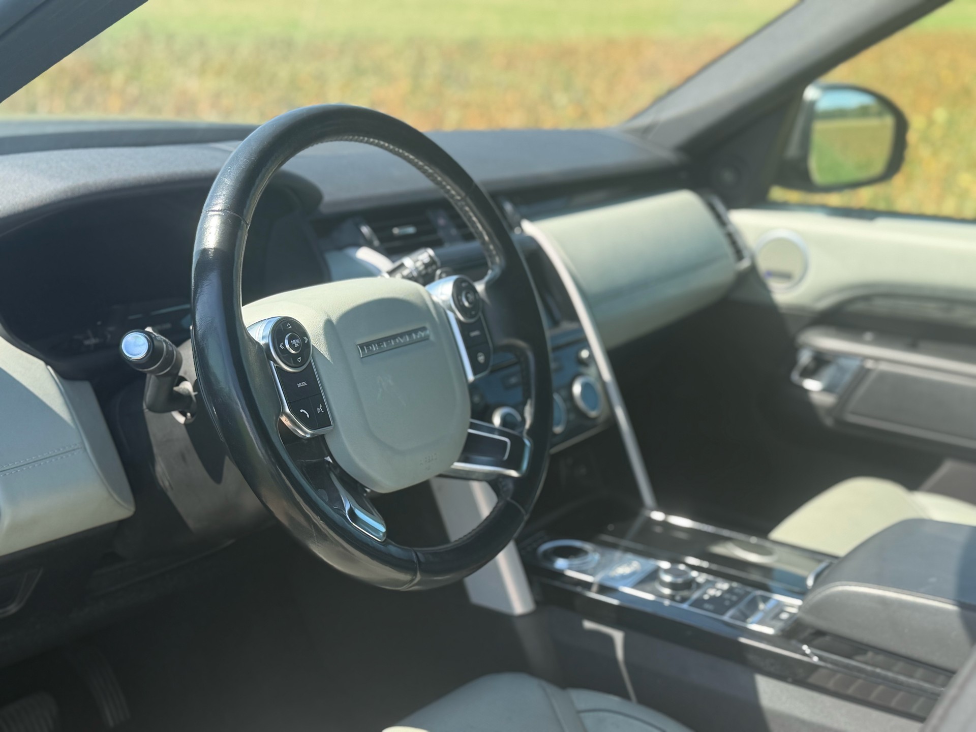 LAND ROVER Discovery 3.0 Si6 HSE Luxury Automatic-image-12