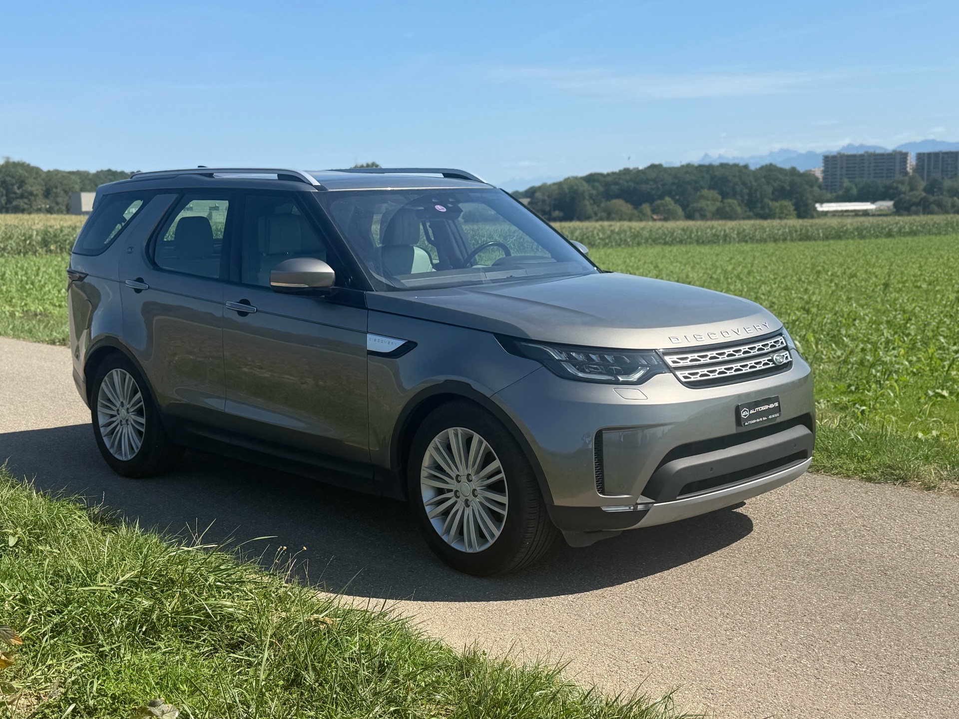 LAND ROVER Discovery 3.0 Si6 HSE Luxury Automatic-image-4