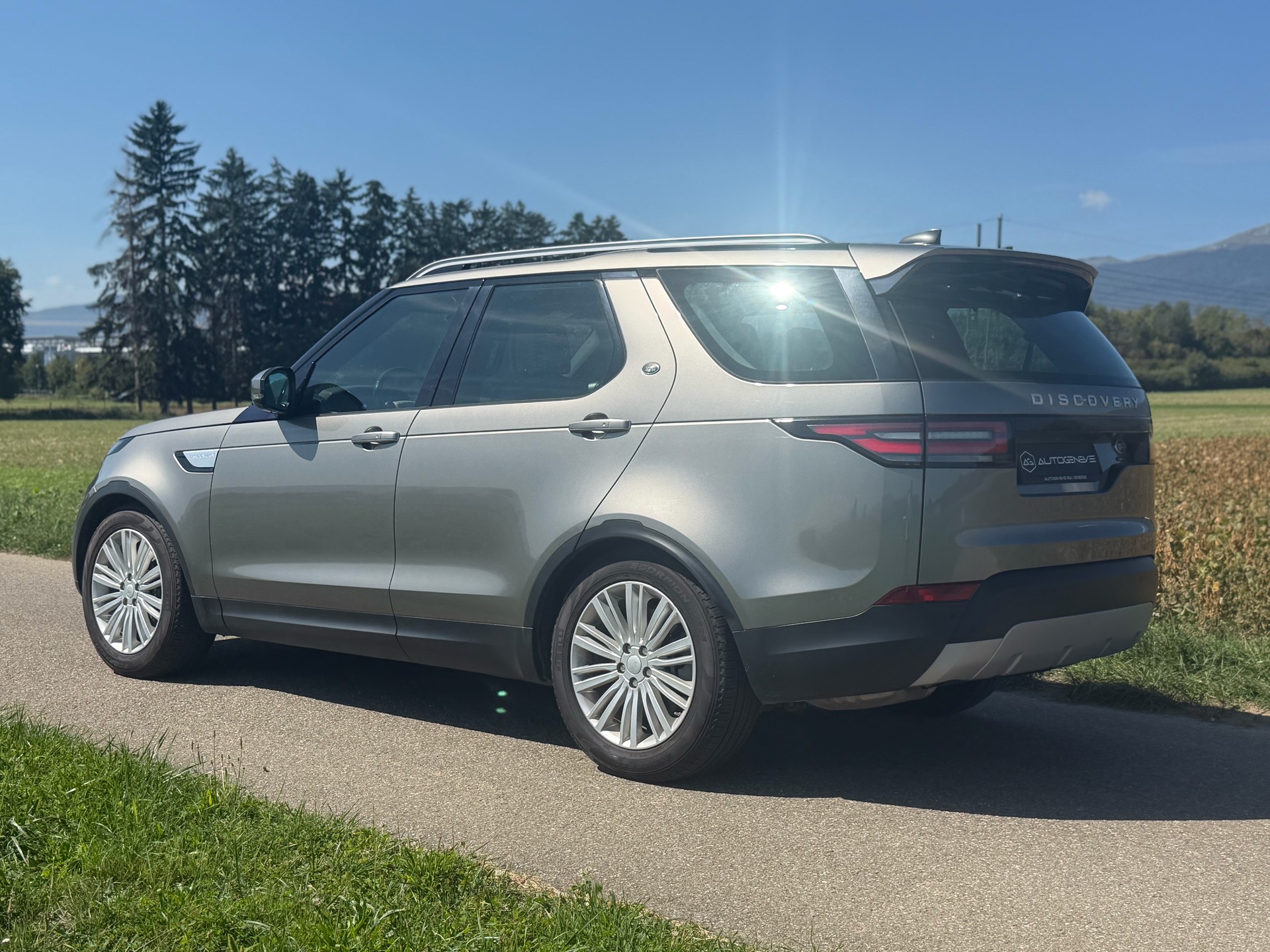 LAND ROVER Discovery 3.0 Si6 HSE Luxury Automatic-image-8