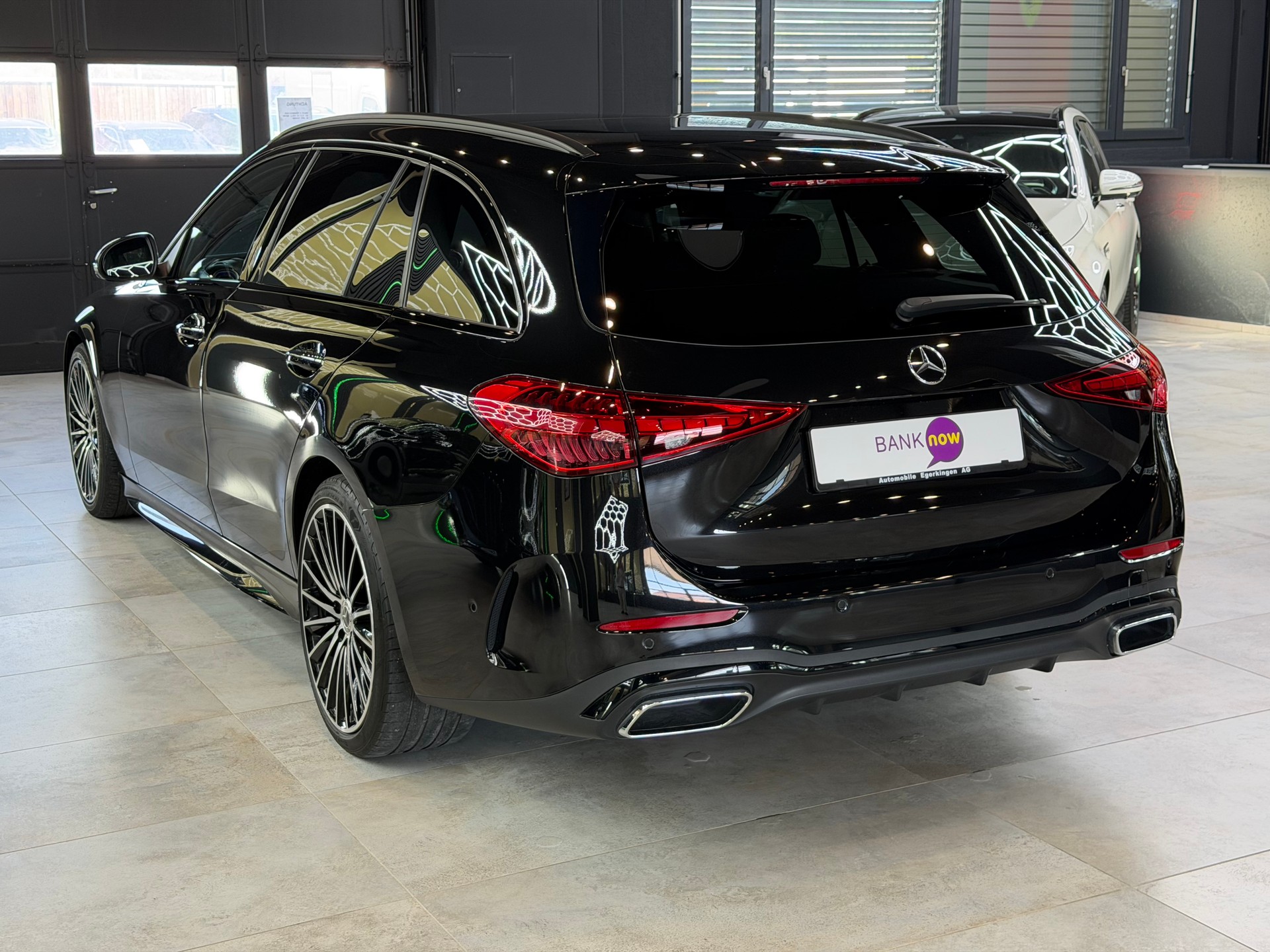 MERCEDES-BENZ C 220 d T 4Matic AMG Line-image-6