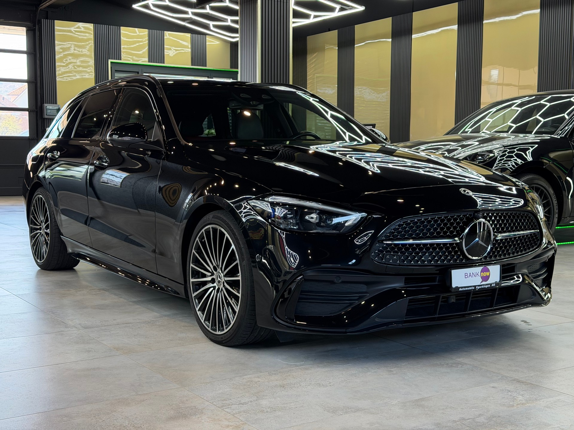 MERCEDES-BENZ C 220 d T 4Matic AMG Line-showroom-element-2