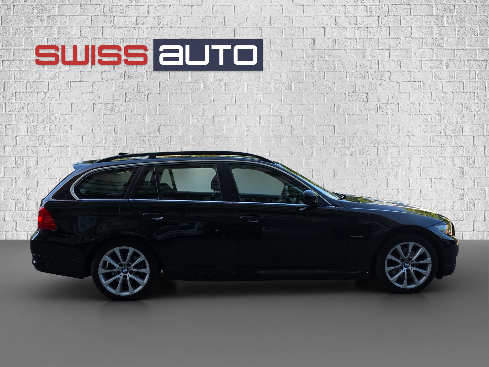 BMW 325i Touring Steptronic-showroom-element-3
