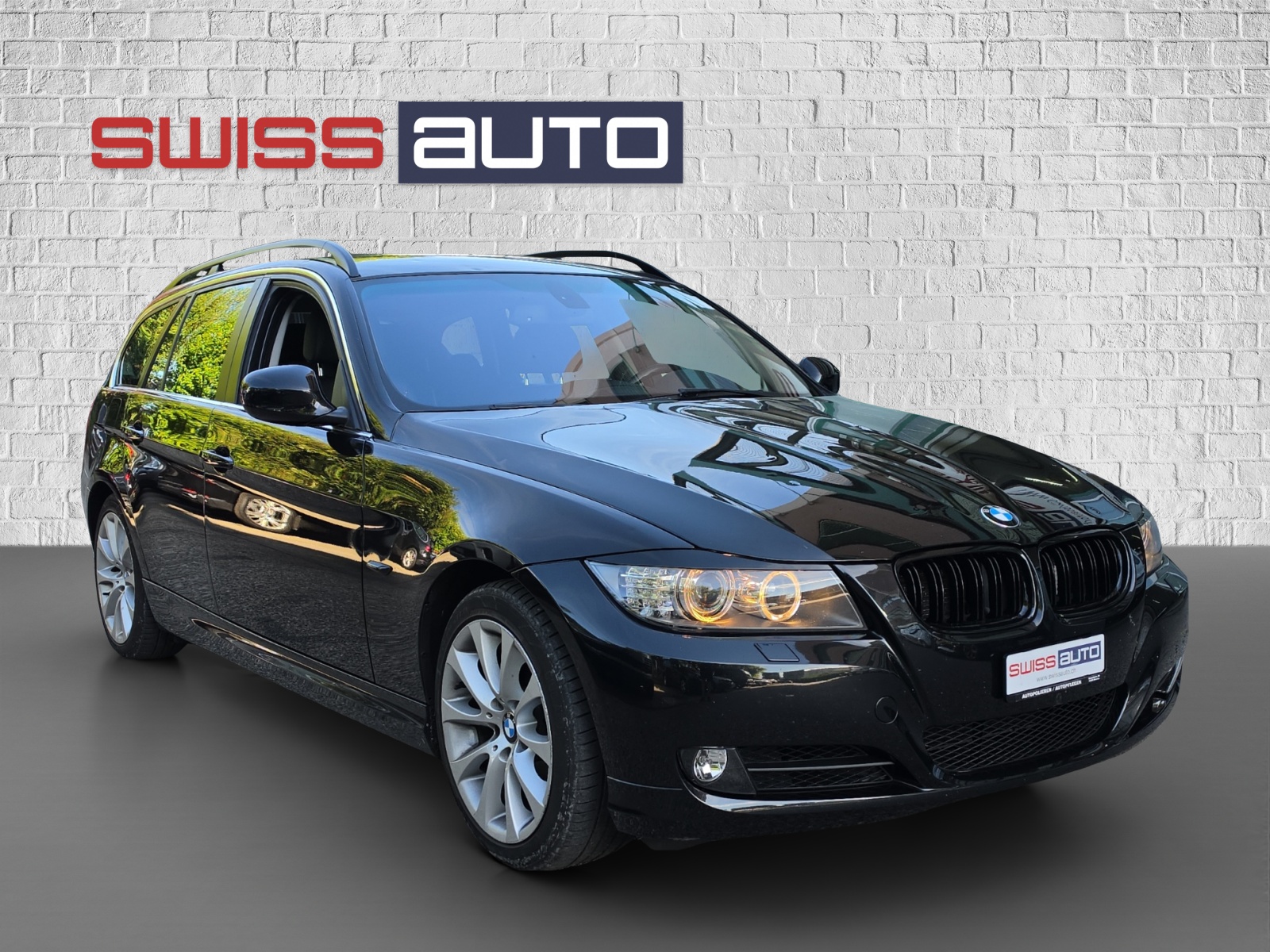 BMW 325i Touring Steptronic-showroom-element-2
