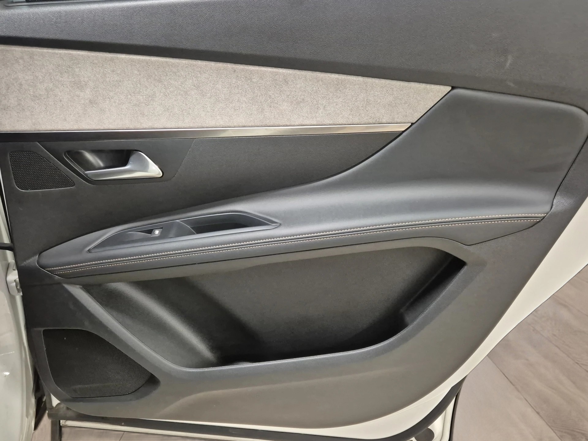 PEUGEOT 5008 2.0 BlueHDi GT EAT 7SEATS/7PLACES LEASING à partir de CHF 290.-/mois-image-13