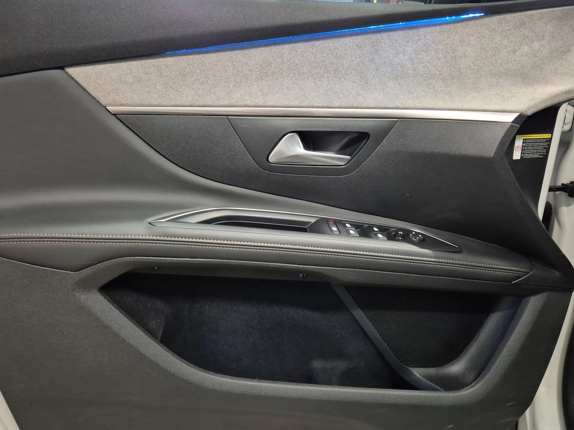 PEUGEOT 5008 2.0 BlueHDi GT EAT 7SEATS/7PLACES LEASING à partir de CHF 290.-/mois-image-6