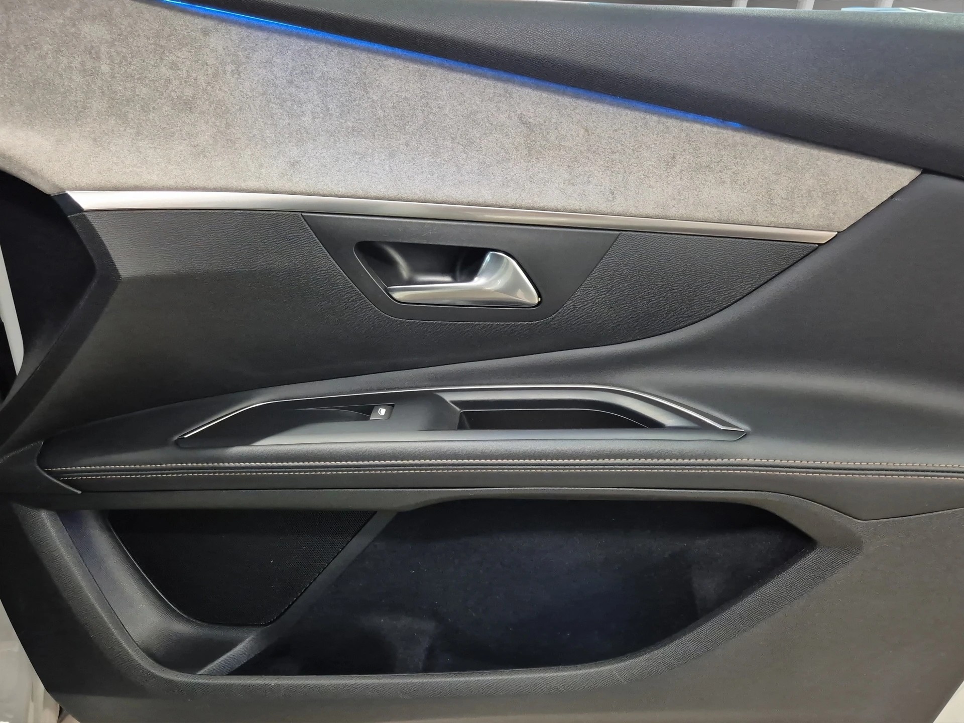 PEUGEOT 5008 2.0 BlueHDi GT EAT 7SEATS/7PLACES LEASING à partir de CHF 290.-/mois-image-15