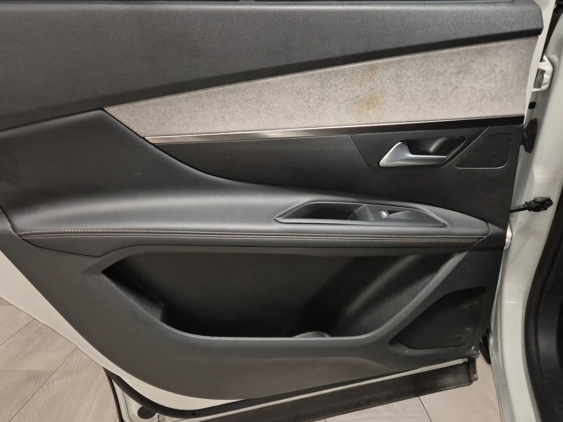 PEUGEOT 5008 2.0 BlueHDi GT EAT 7SEATS/7PLACES LEASING à partir de CHF 290.-/mois-image-11