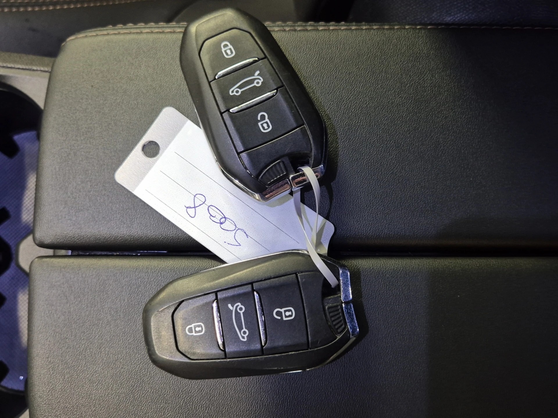 PEUGEOT 5008 2.0 BlueHDi GT EAT 7SEATS/7PLACES LEASING à partir de CHF 290.-/mois-image-18
