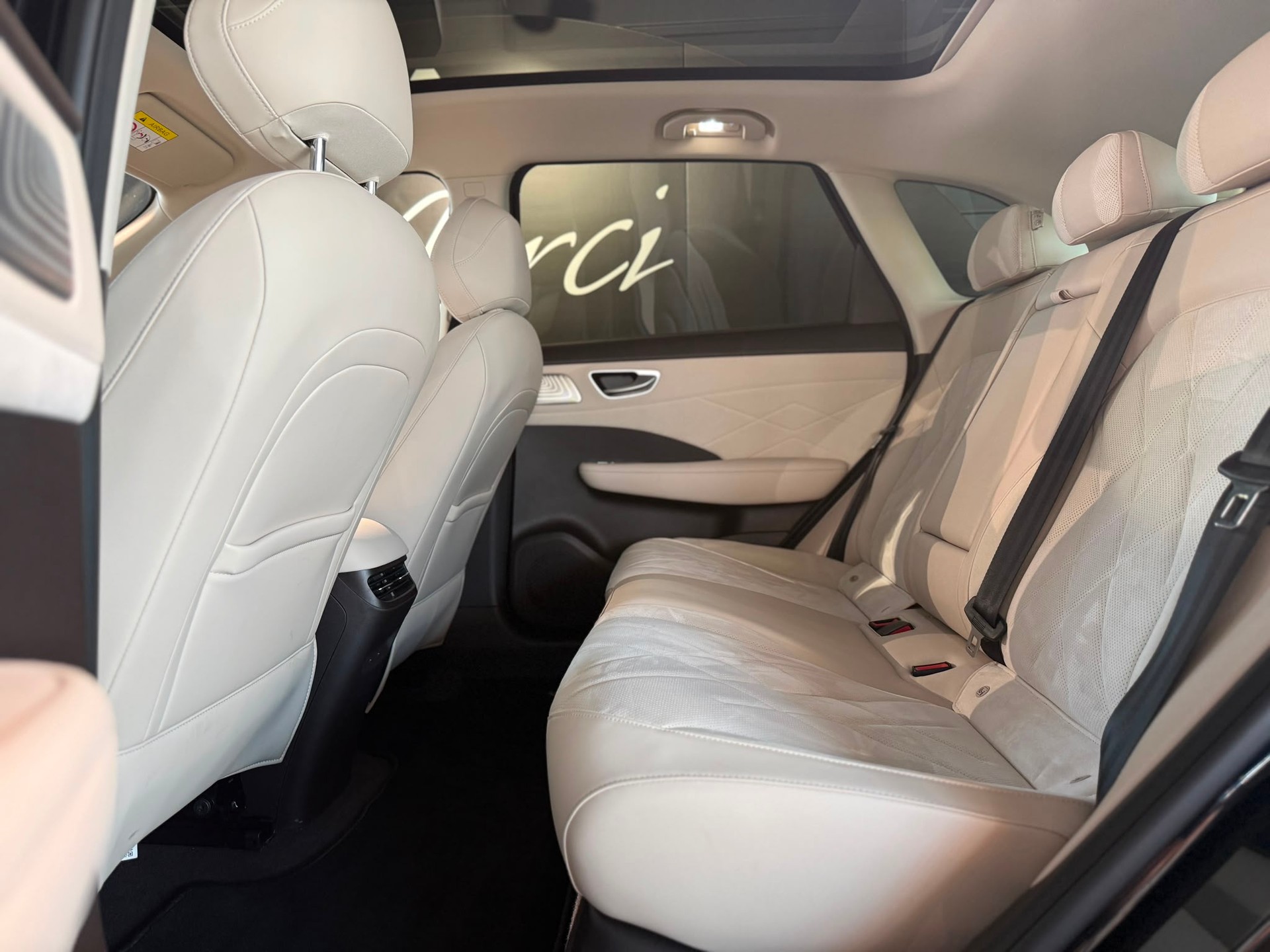 MG S6 EV 77kWh Luxury AWD-image-8