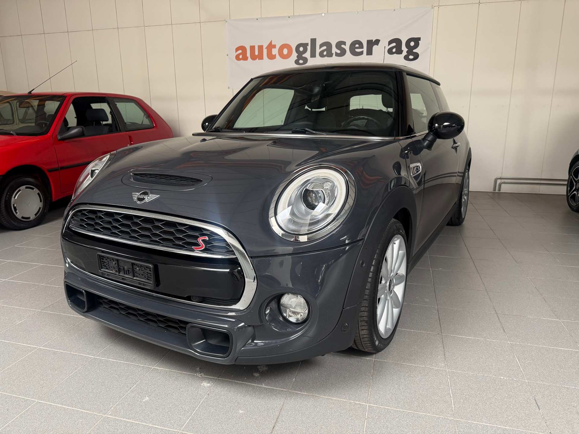 MINI Cooper S Steptronic-showroom-element-2