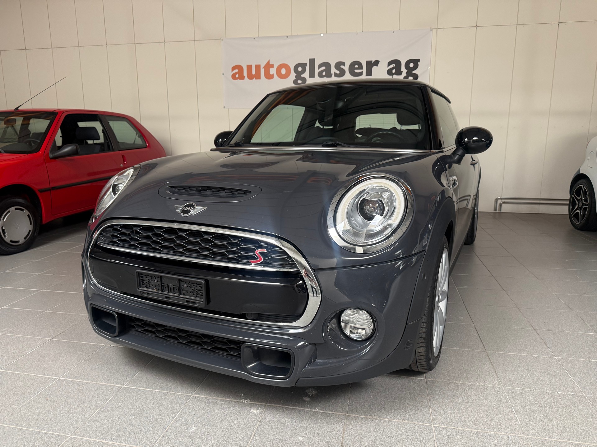 MINI Cooper S Steptronic-showroom-element-1