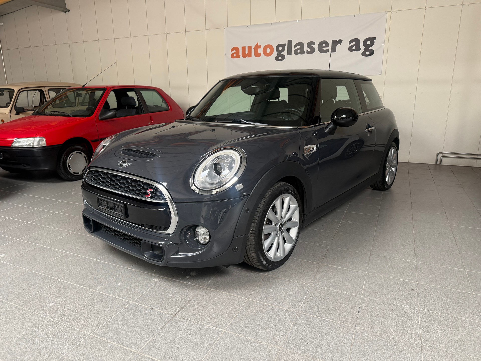 MINI Cooper S Steptronic-showroom-element-3