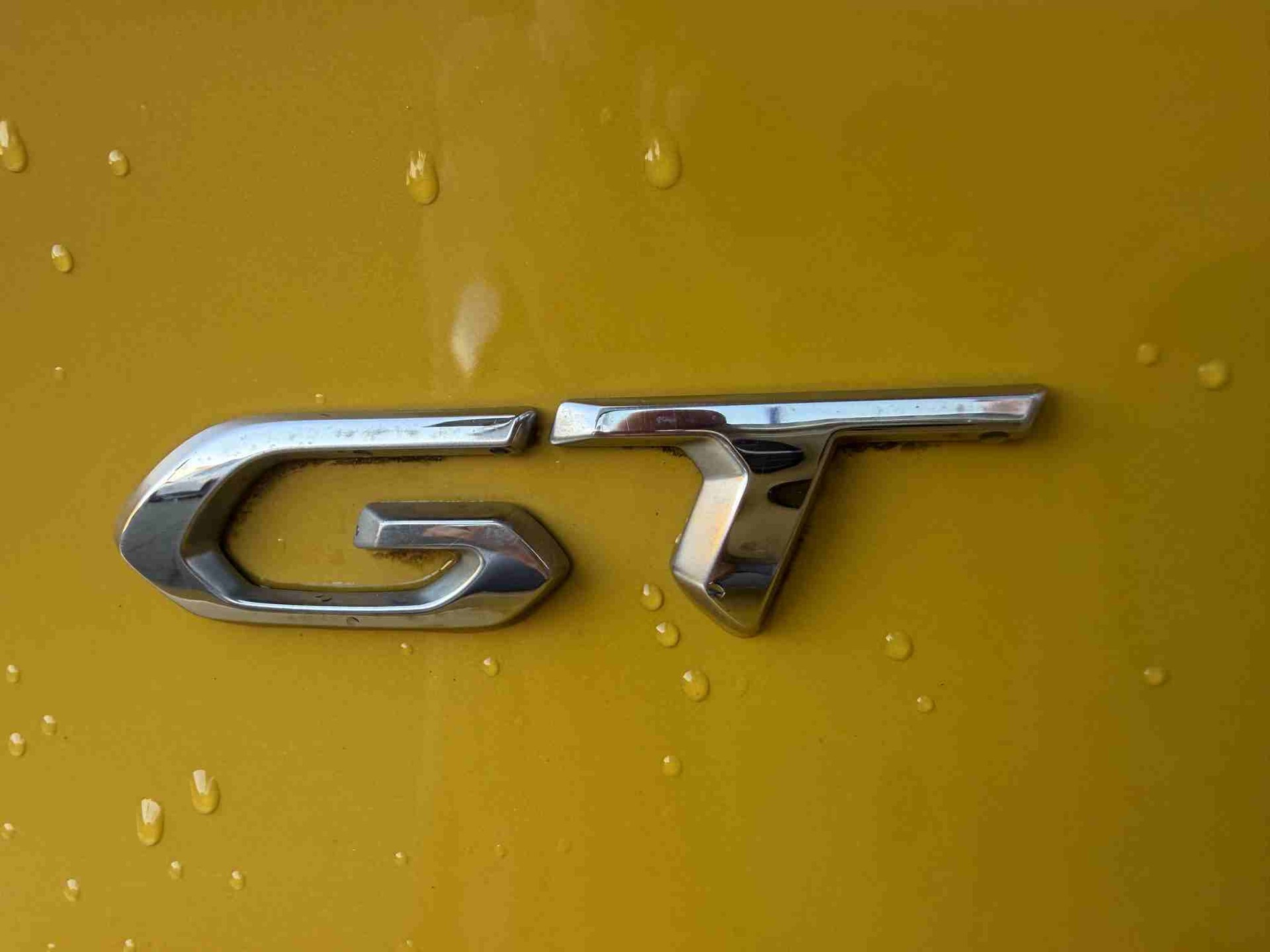 PEUGEOT 208 e-GT-image-4
